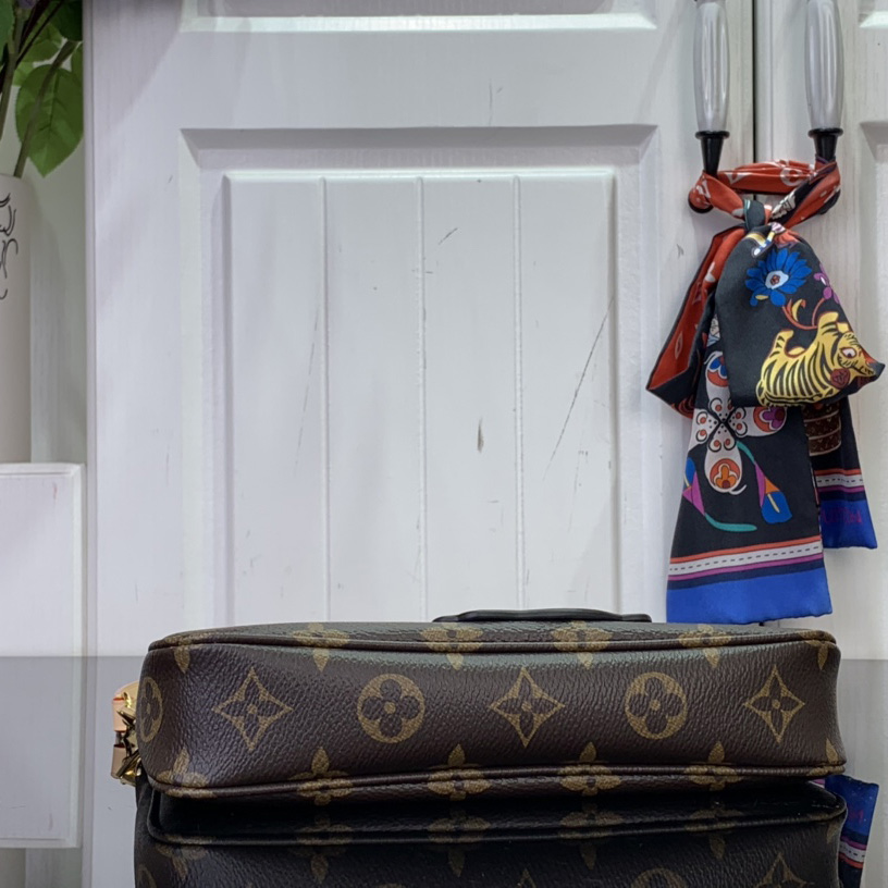 Louis Vuitton LV x TM Pochette Accessoires   M13440 - DopestKickz