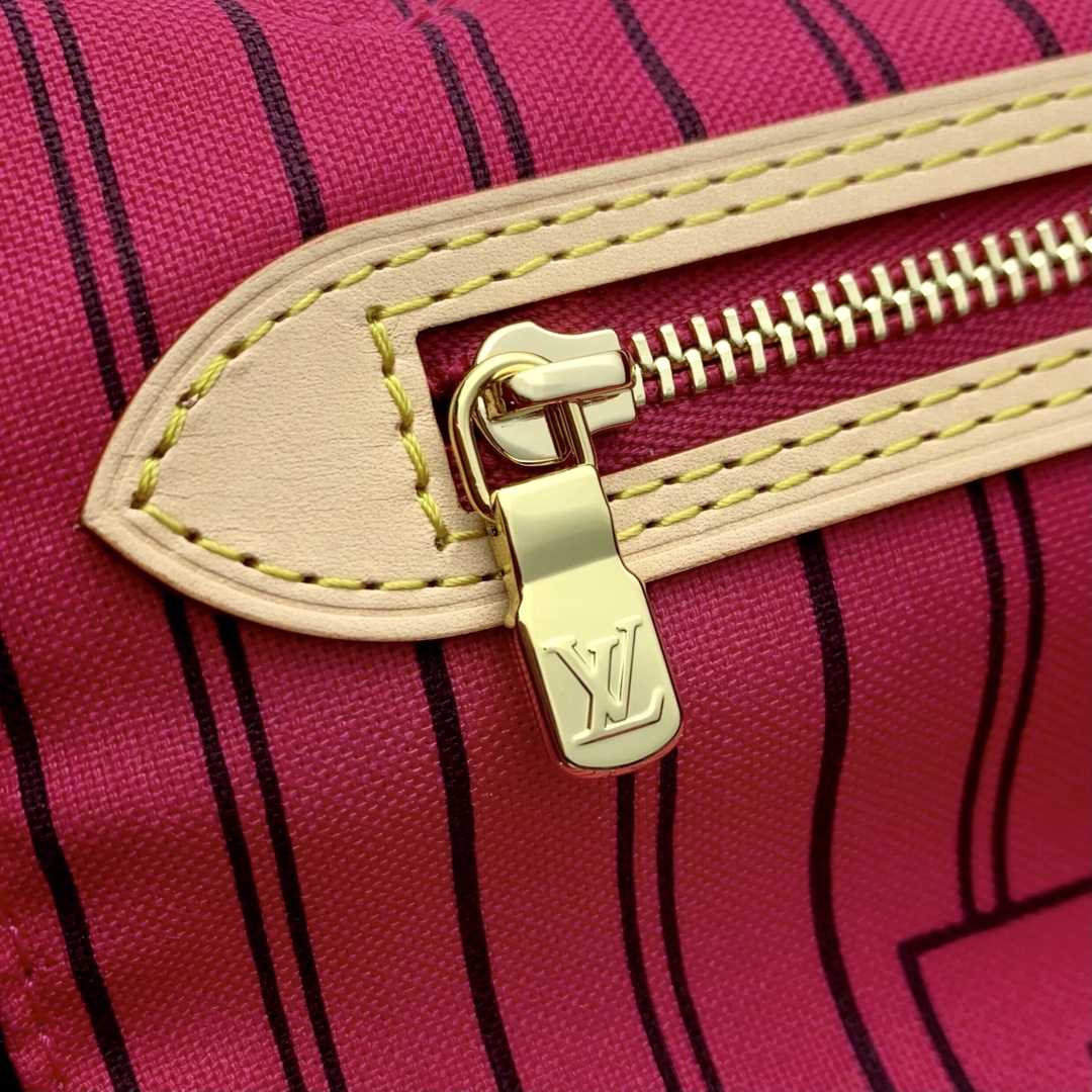 Louis Vuitton Neverfull Bandoulière Inside Out MM   M12707 - DopestKickz