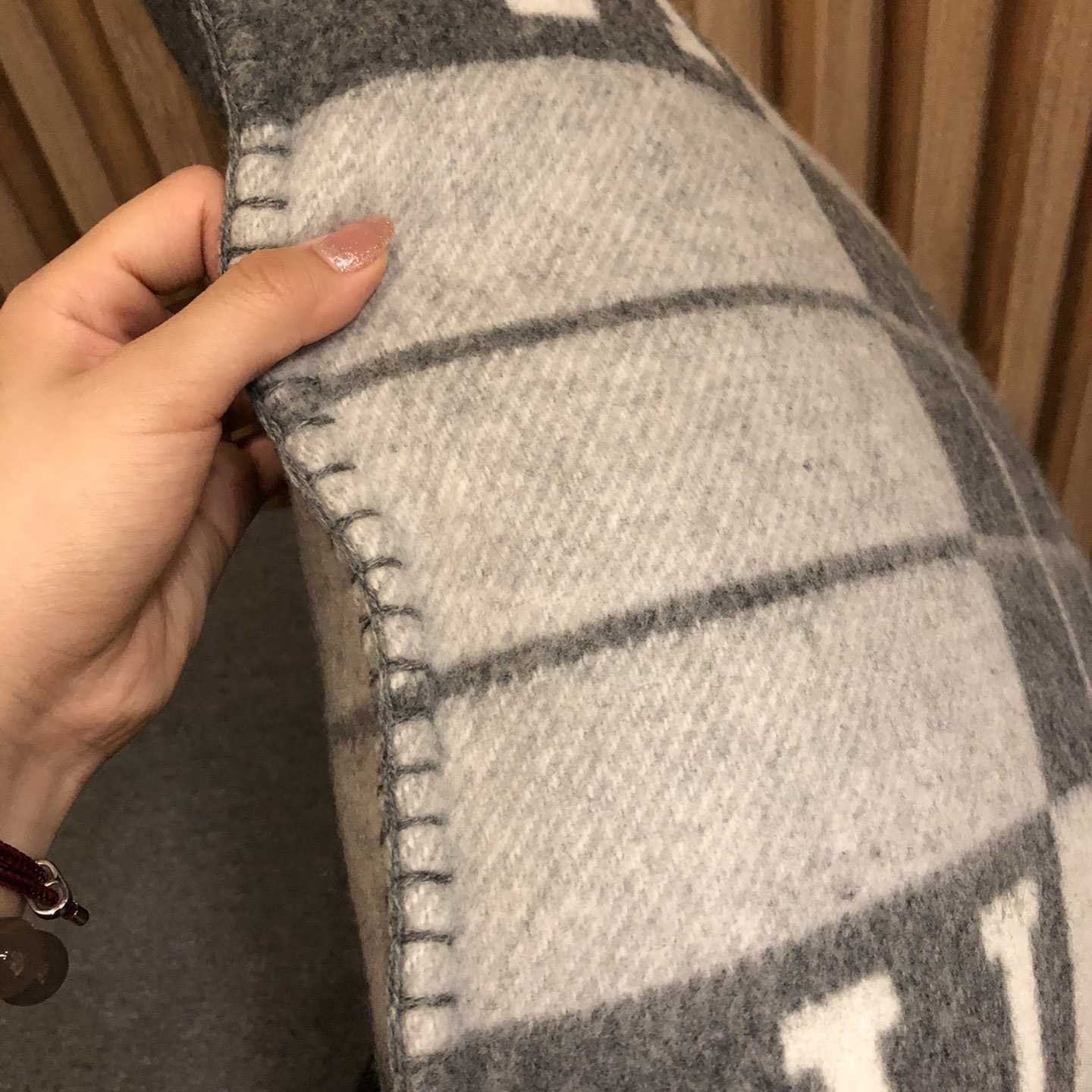 Hermes Avalon III Pillow,Small Model - DopestKickz