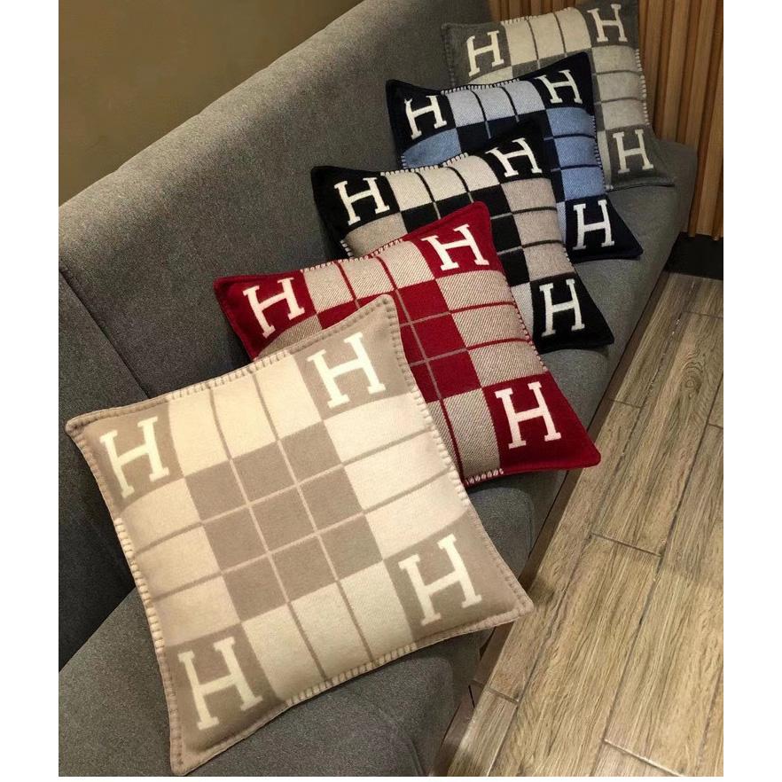Hermes Avalon III Pillow,Small Model - DopestKickz