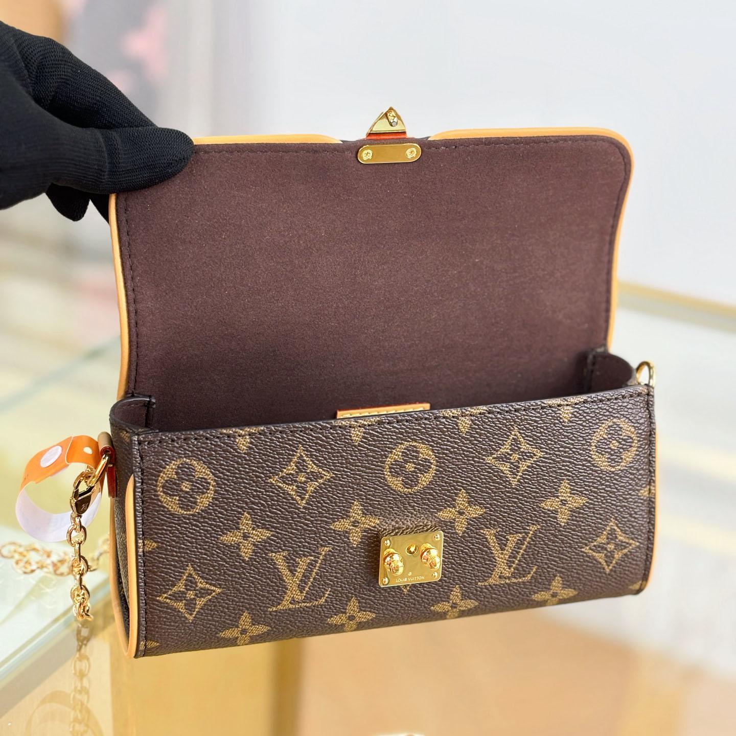  Louis Vuitton Pochette Camille   M13566 - DopestKickz
