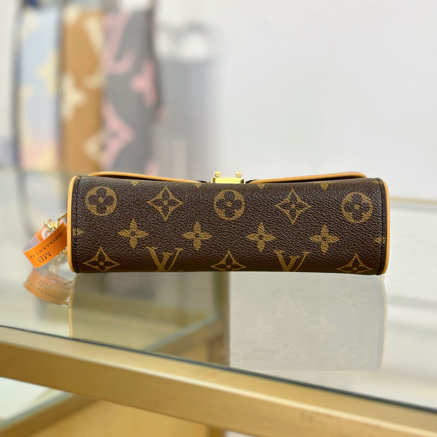  Louis Vuitton Pochette Camille   M13566 - DopestKickz