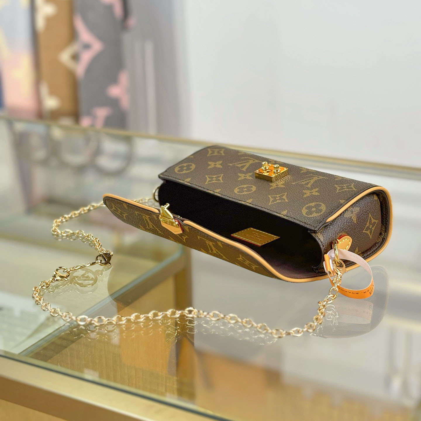  Louis Vuitton Pochette Camille   M13566 - DopestKickz