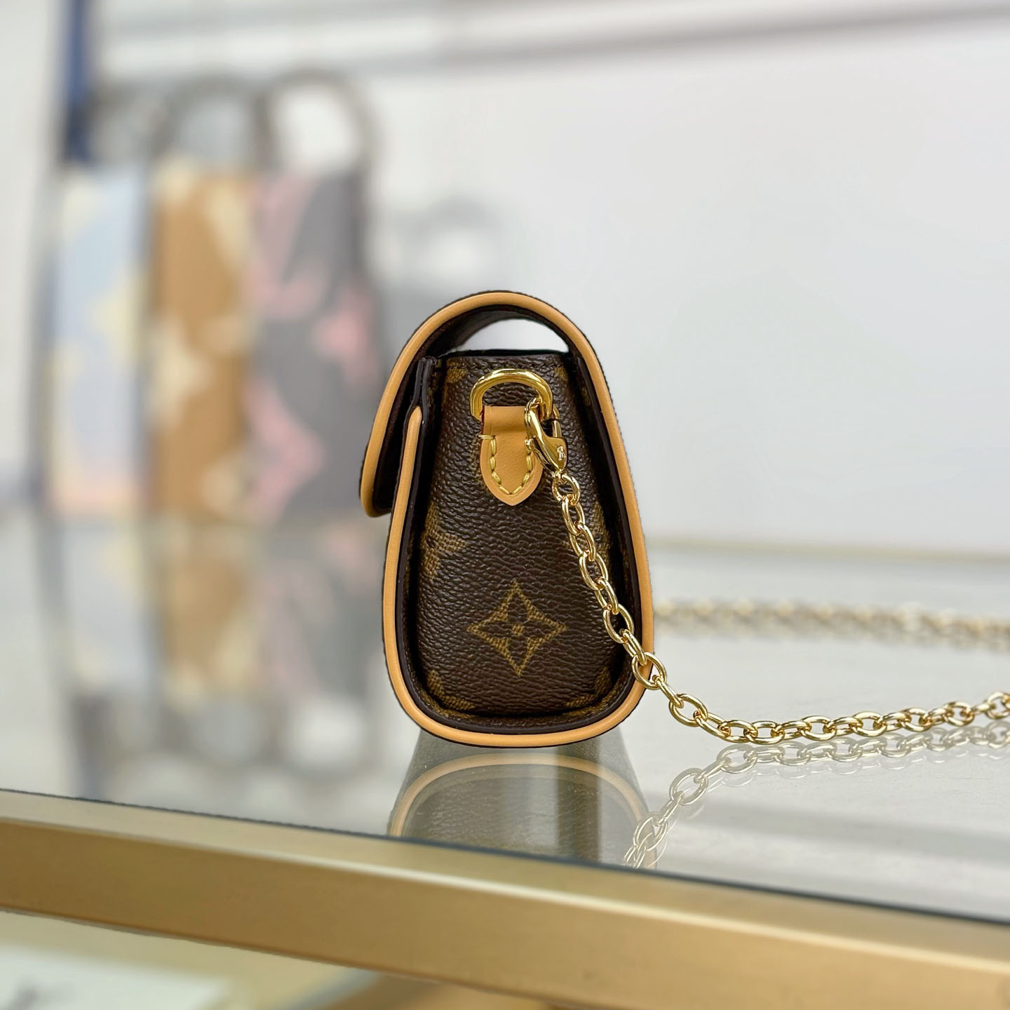  Louis Vuitton Pochette Camille   M13566 - DopestKickz