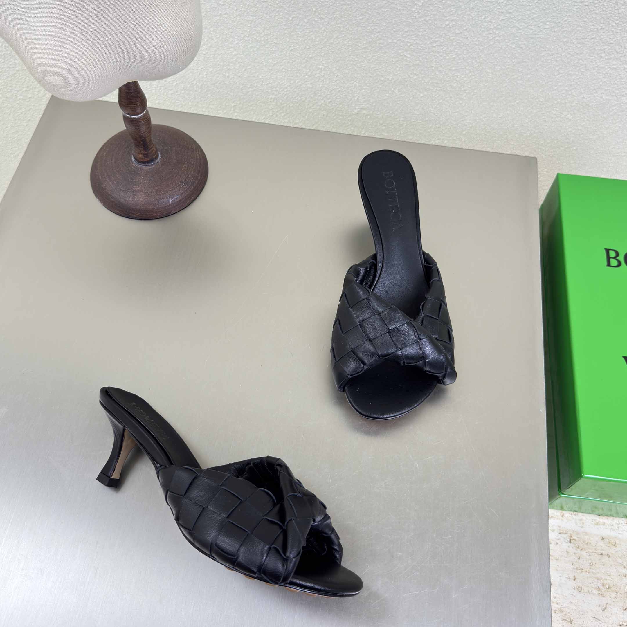 Bottega Veneta Blink Mule - DopestKickz