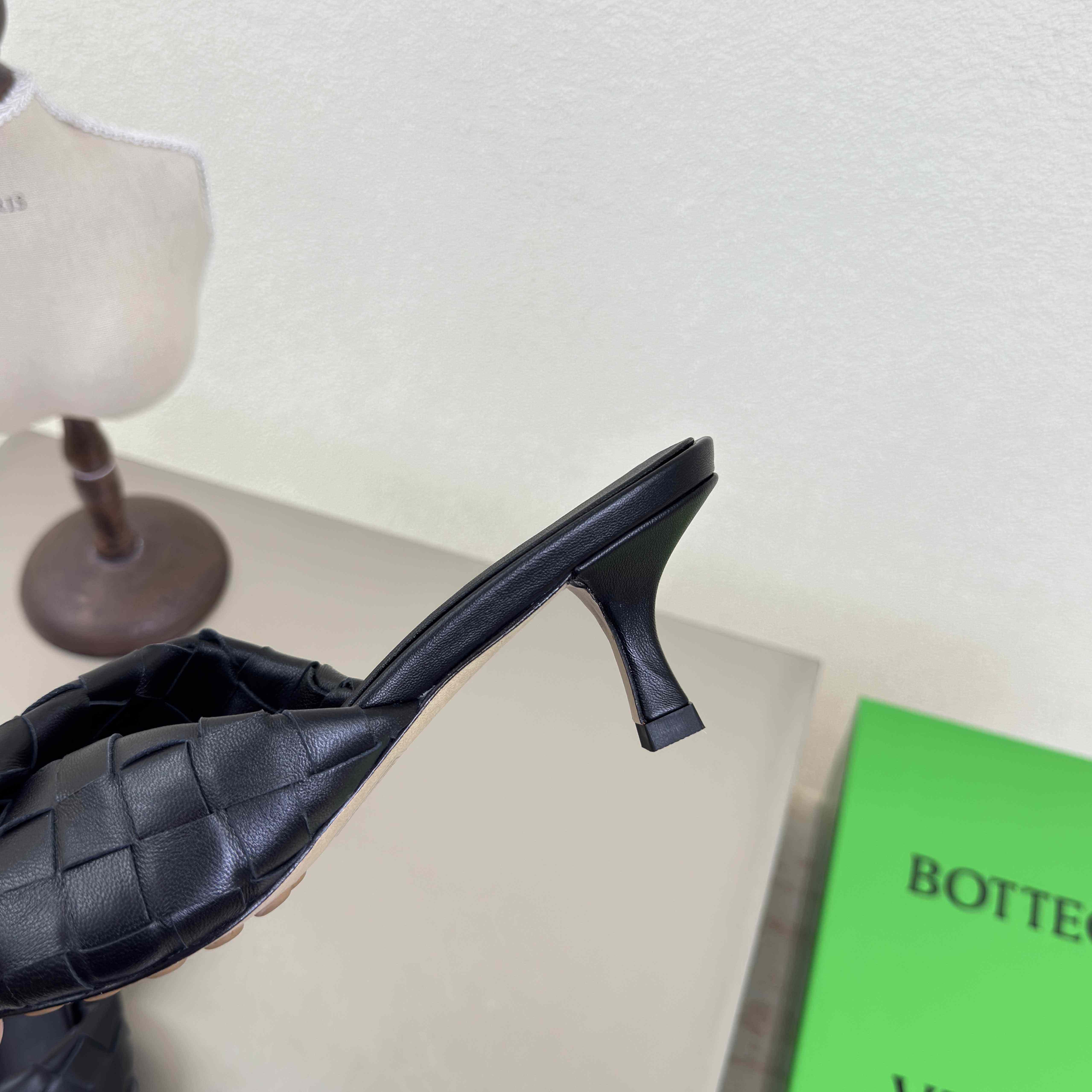 Bottega Veneta Blink Mule - DopestKickz