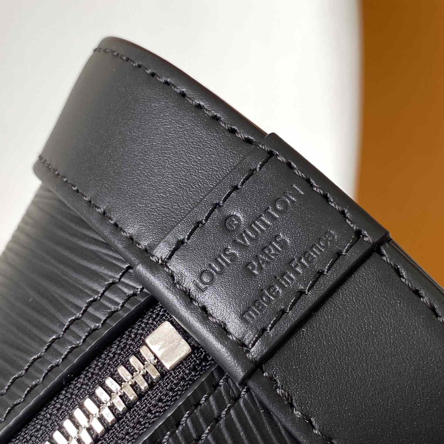 Louis Vuitton Alma BB   M59217 - DopestKickz