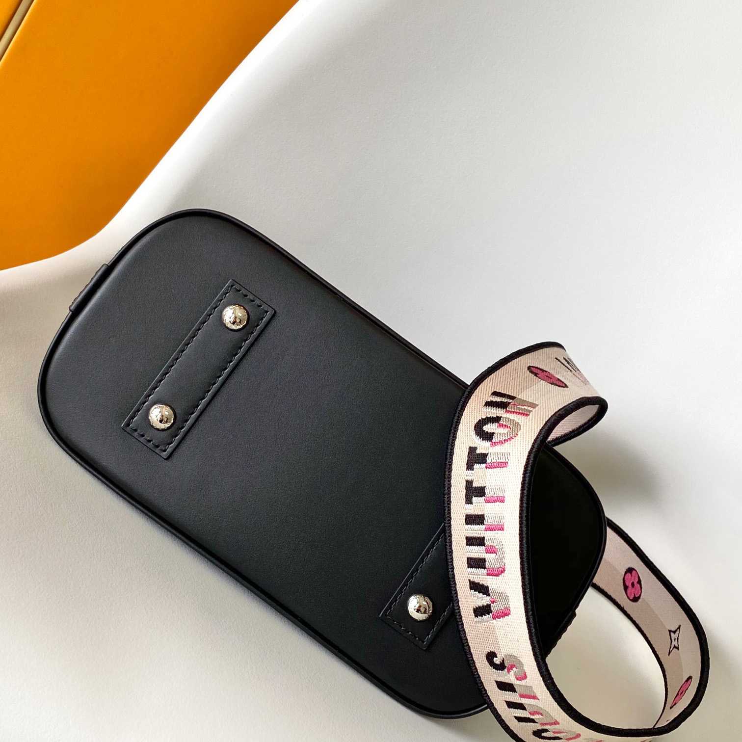 Louis Vuitton Alma BB   M59217 - DopestKickz