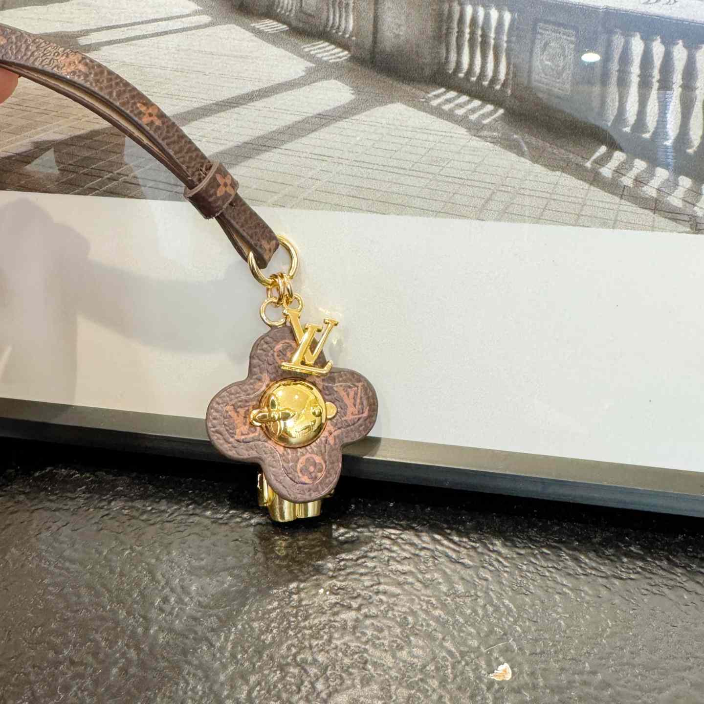 Louis Vuitton Mini Vivienne Bag Charm  M02177 - DopestKickz