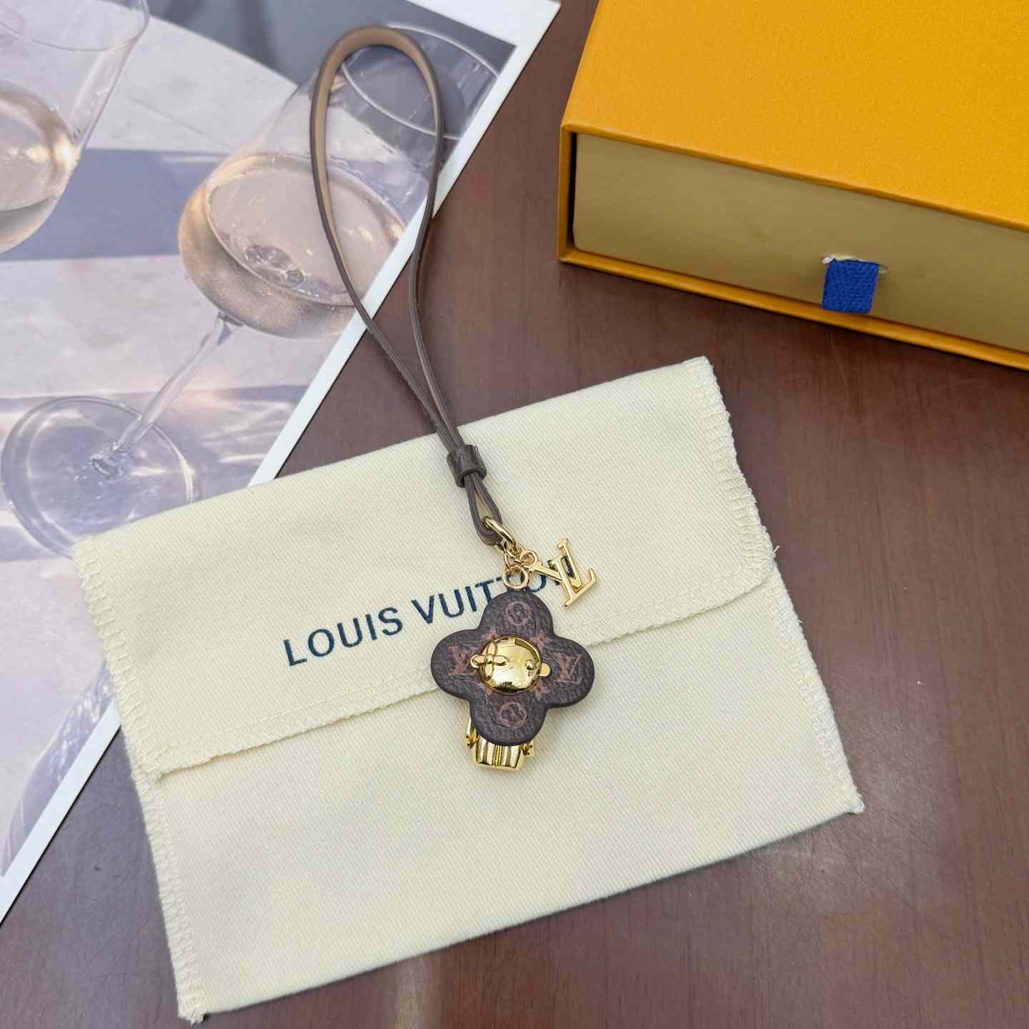 Louis Vuitton Mini Vivienne Bag Charm  M02177 - DopestKickz