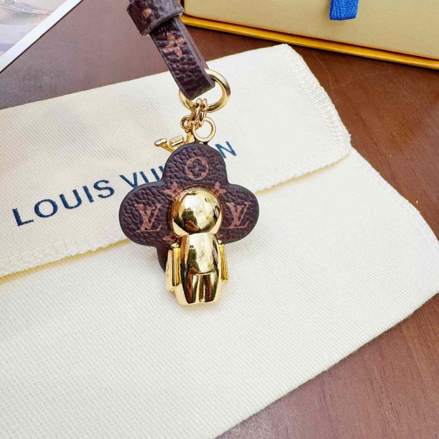 Louis Vuitton Mini Vivienne Bag Charm  M02177 - DopestKickz