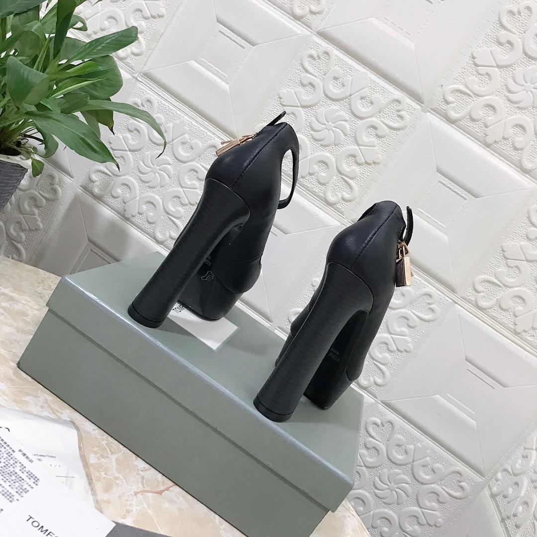 Tom Ford Padlock Peep Toe Platform Pump - DopestKickz