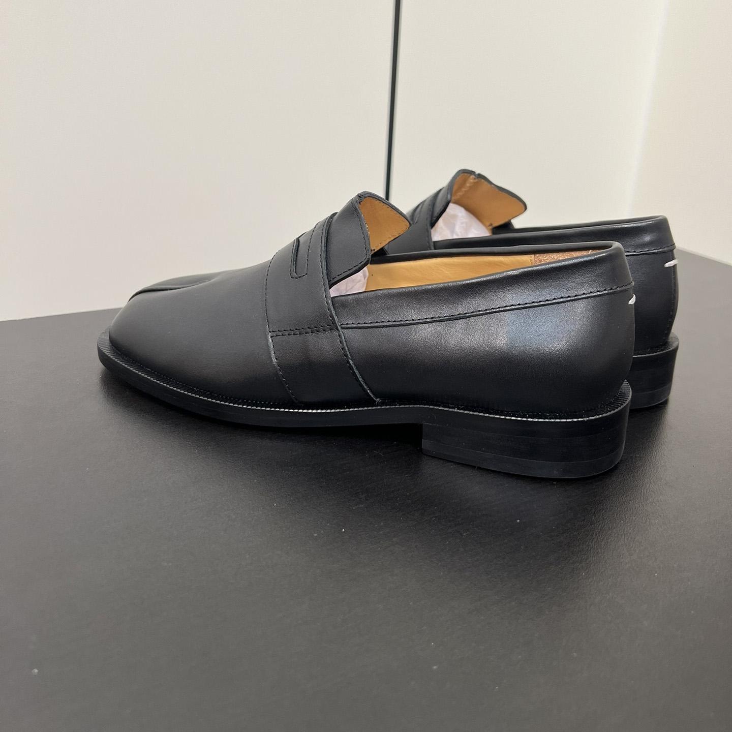 Maison Margiela Tabi Leather Loafers - DopestKickz