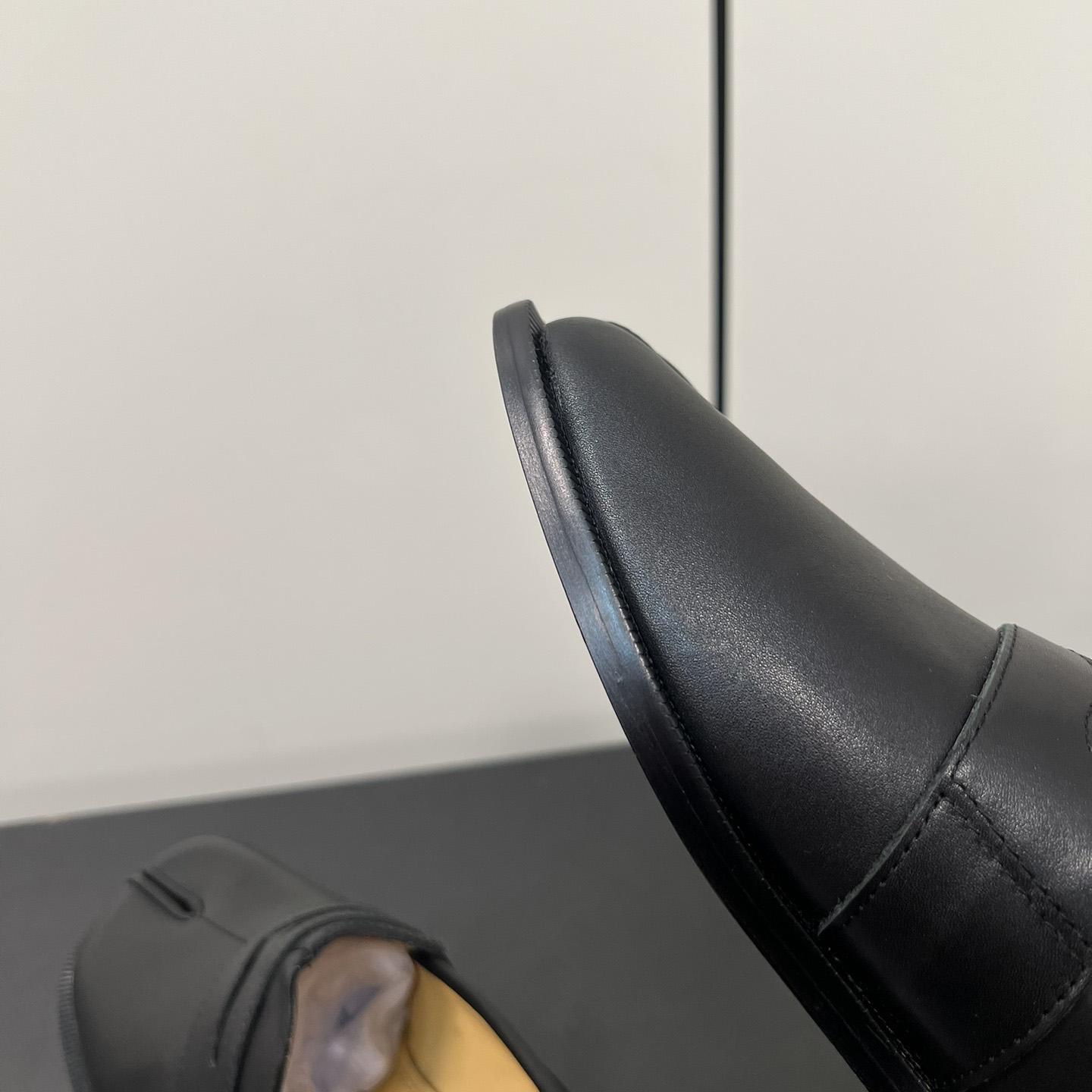 Maison Margiela Tabi Leather Loafers - DopestKickz