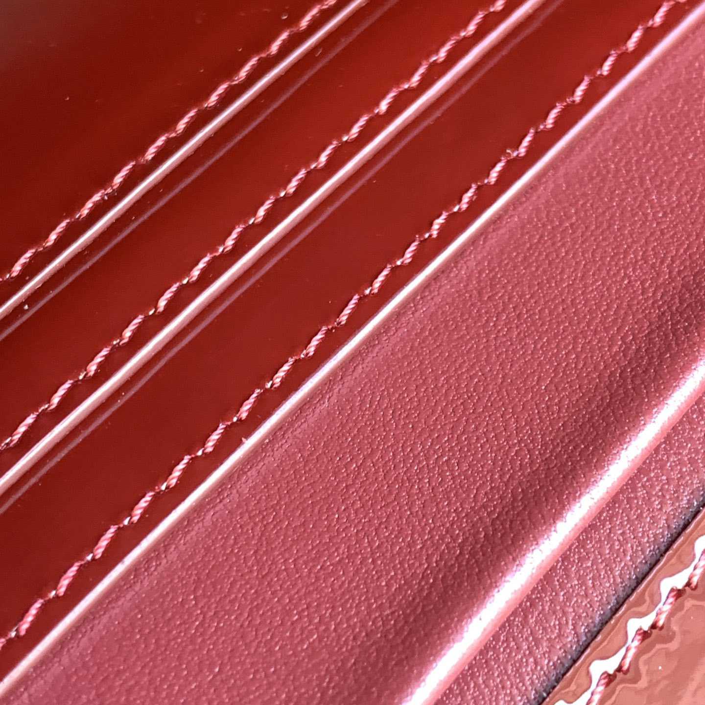 Bvlgari Serpenti Forever Shoulder Bag  22*15*4.5Cm - DopestKickz