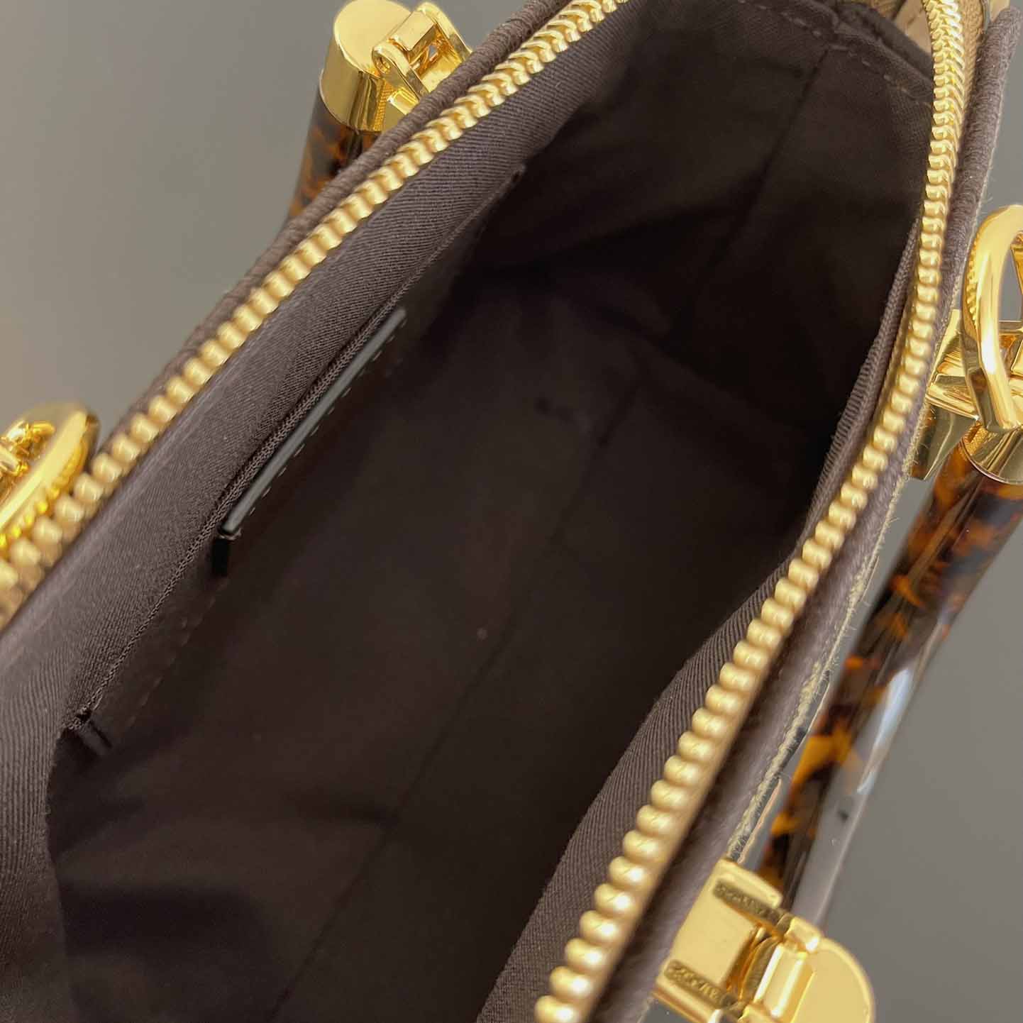 Fendi By The Way Tote Bag （17.5x18x8cm） - DopestKickz