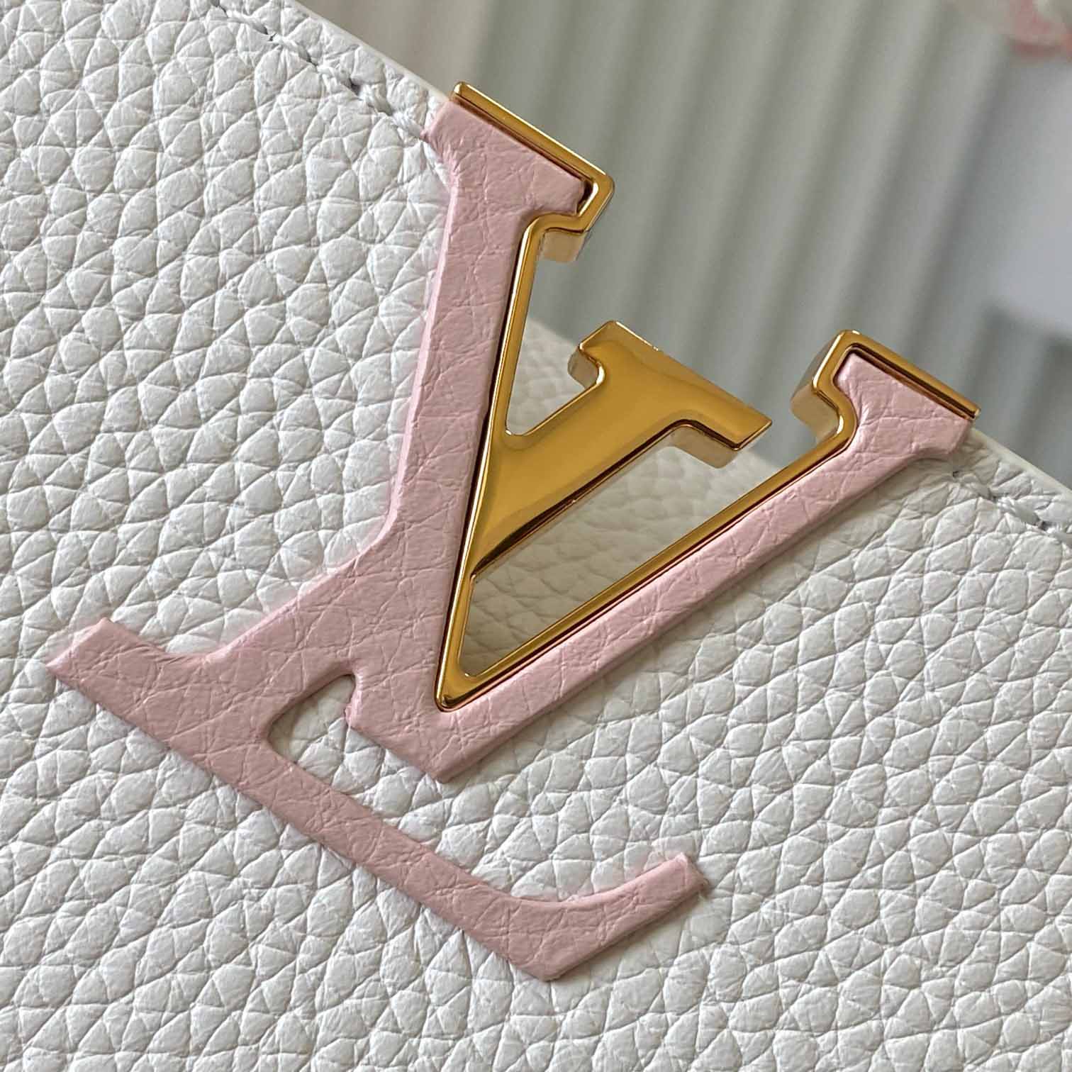 Louis Vuitton Capucines BB   M12279 - DopestKickz