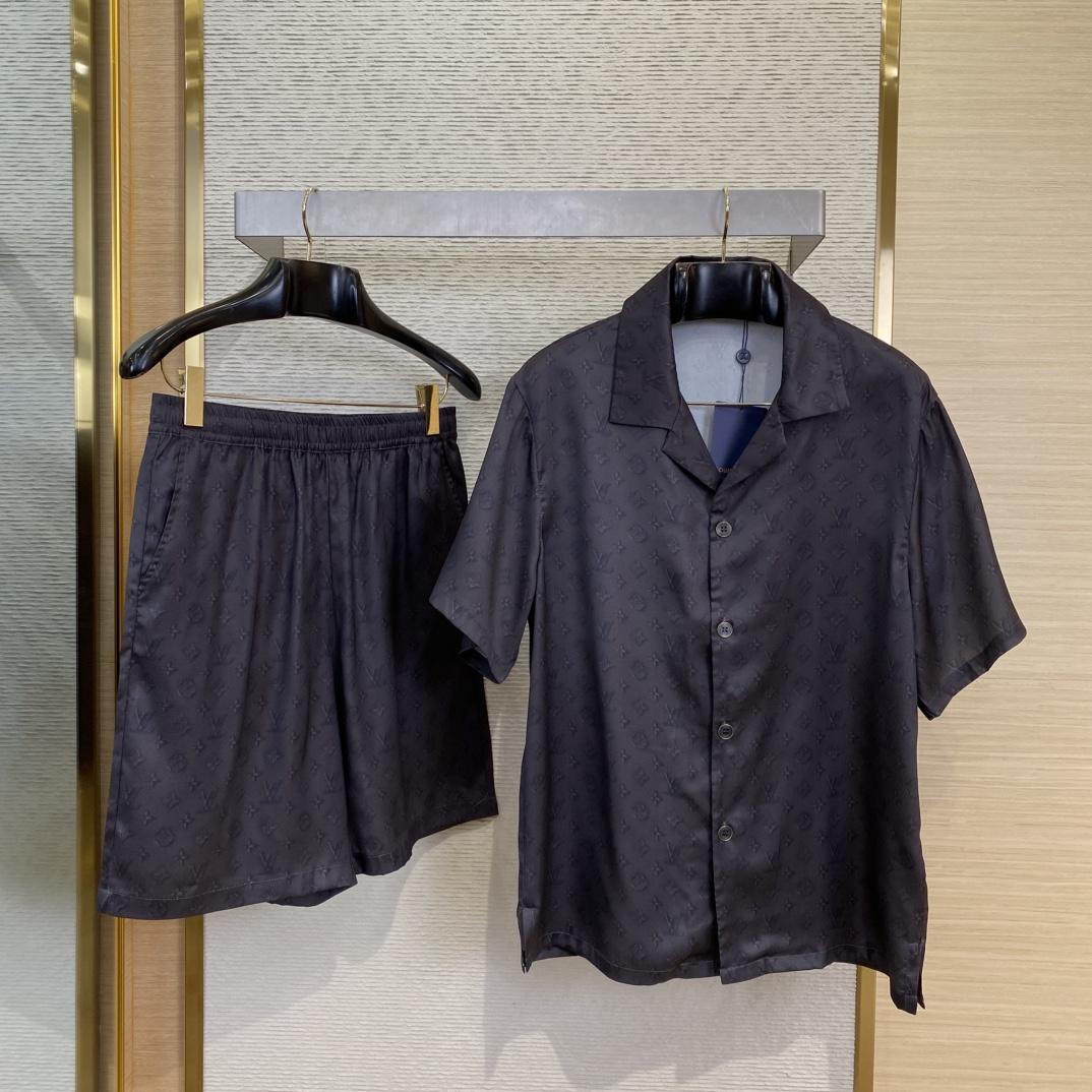 Louis Vuitton Tracksuits - DopestKickz