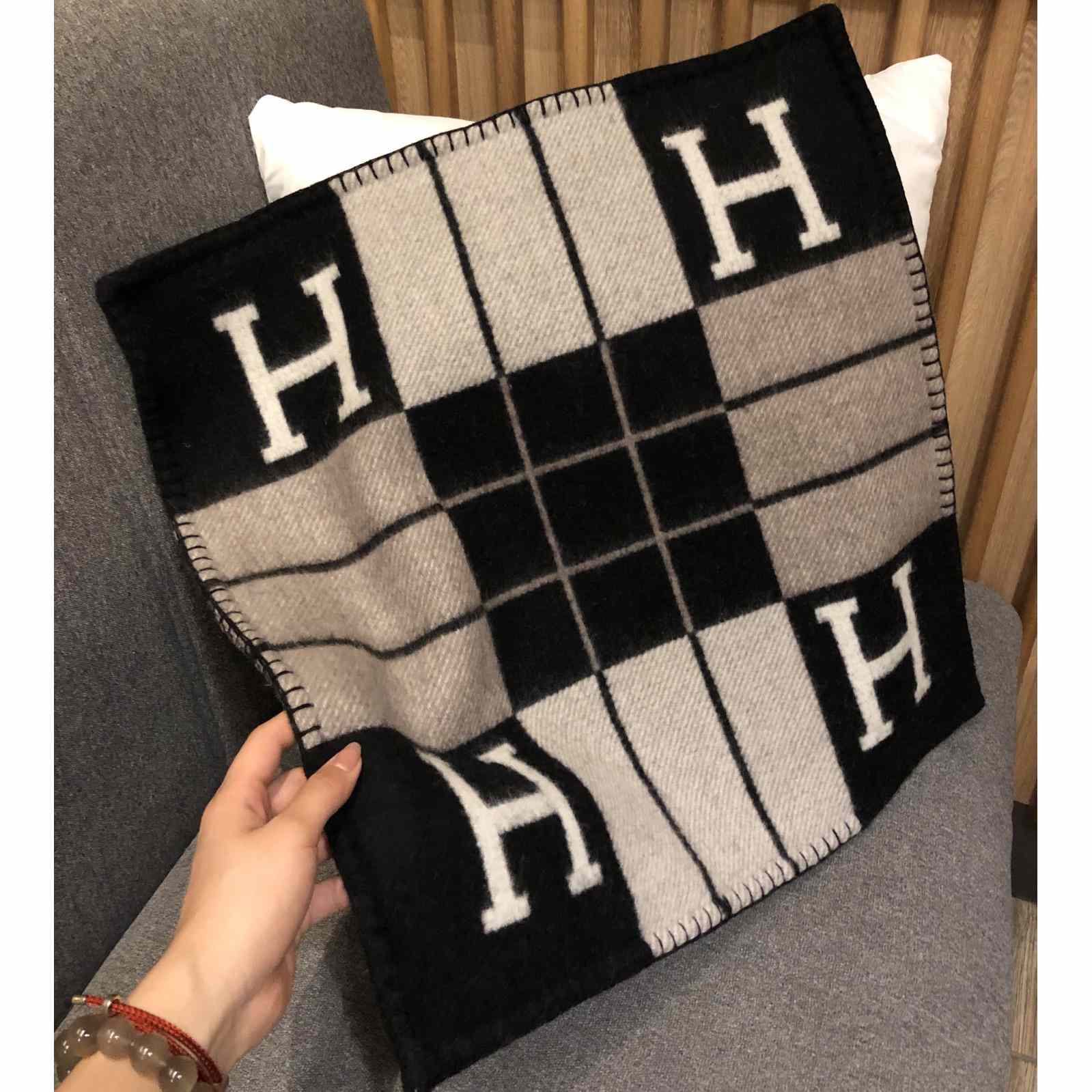 Hermes Avalon III Pillow,Small Model - DopestKickz
