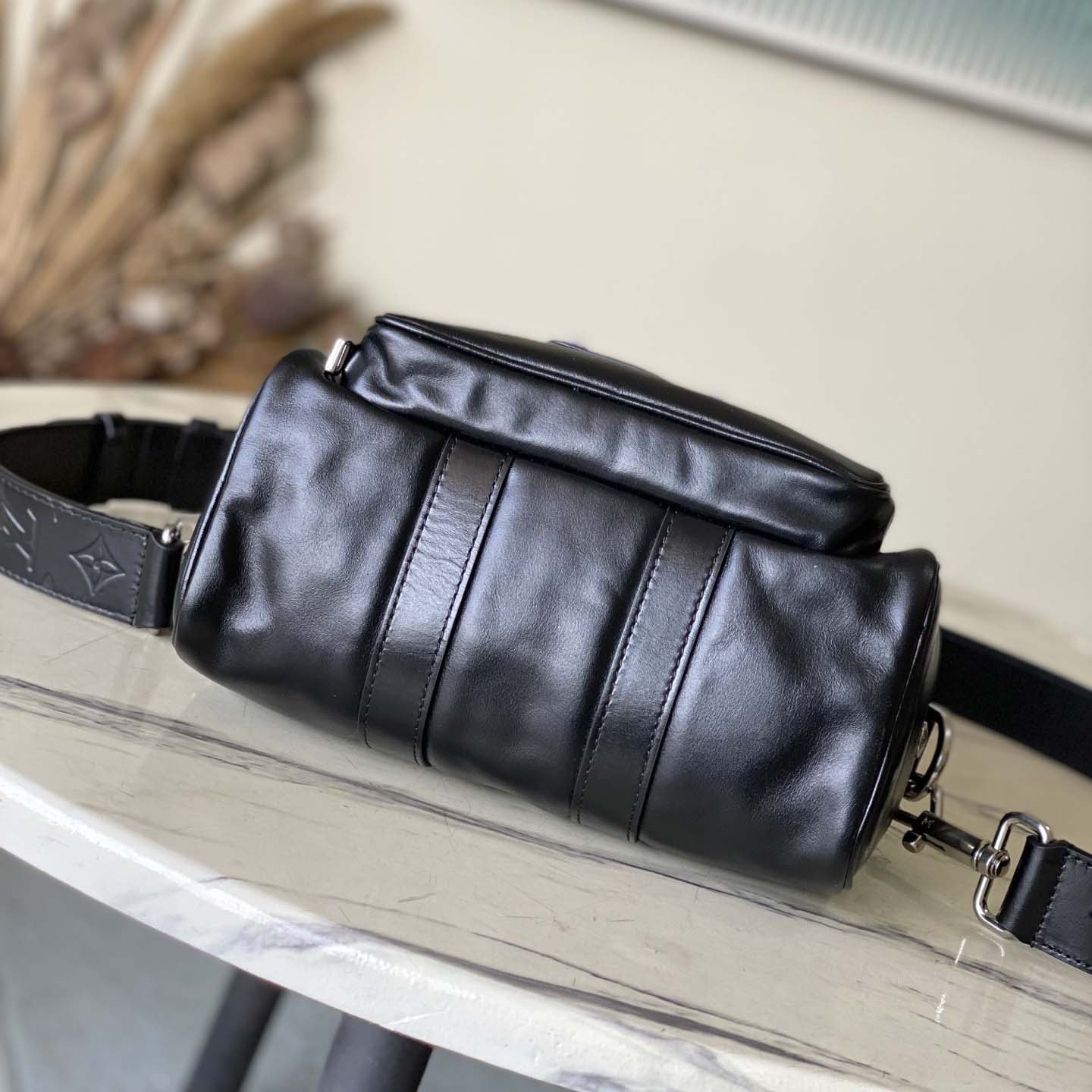 Louis Vuitton Keepall Cargo Bandoulière 25   M13988 - DopestKickz