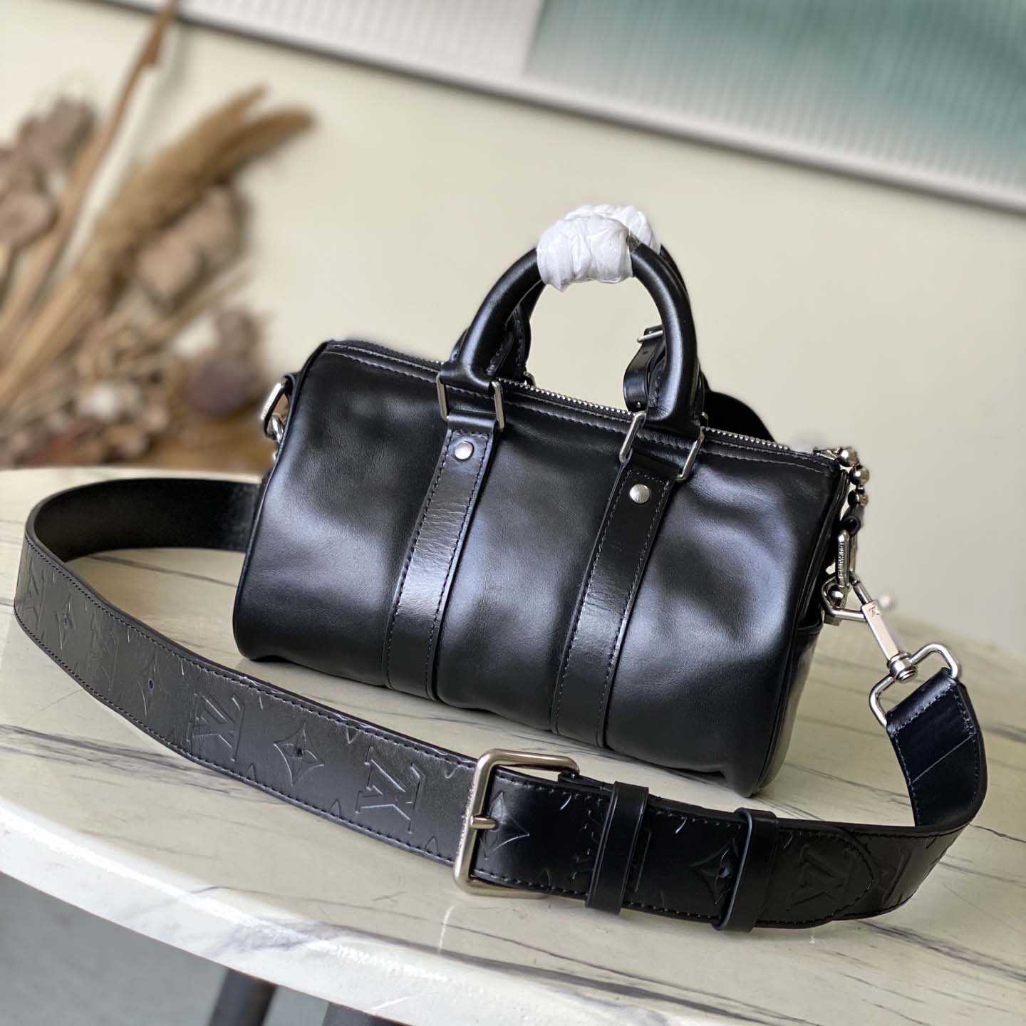 Louis Vuitton Keepall Cargo Bandoulière 25   M13988 - DopestKickz