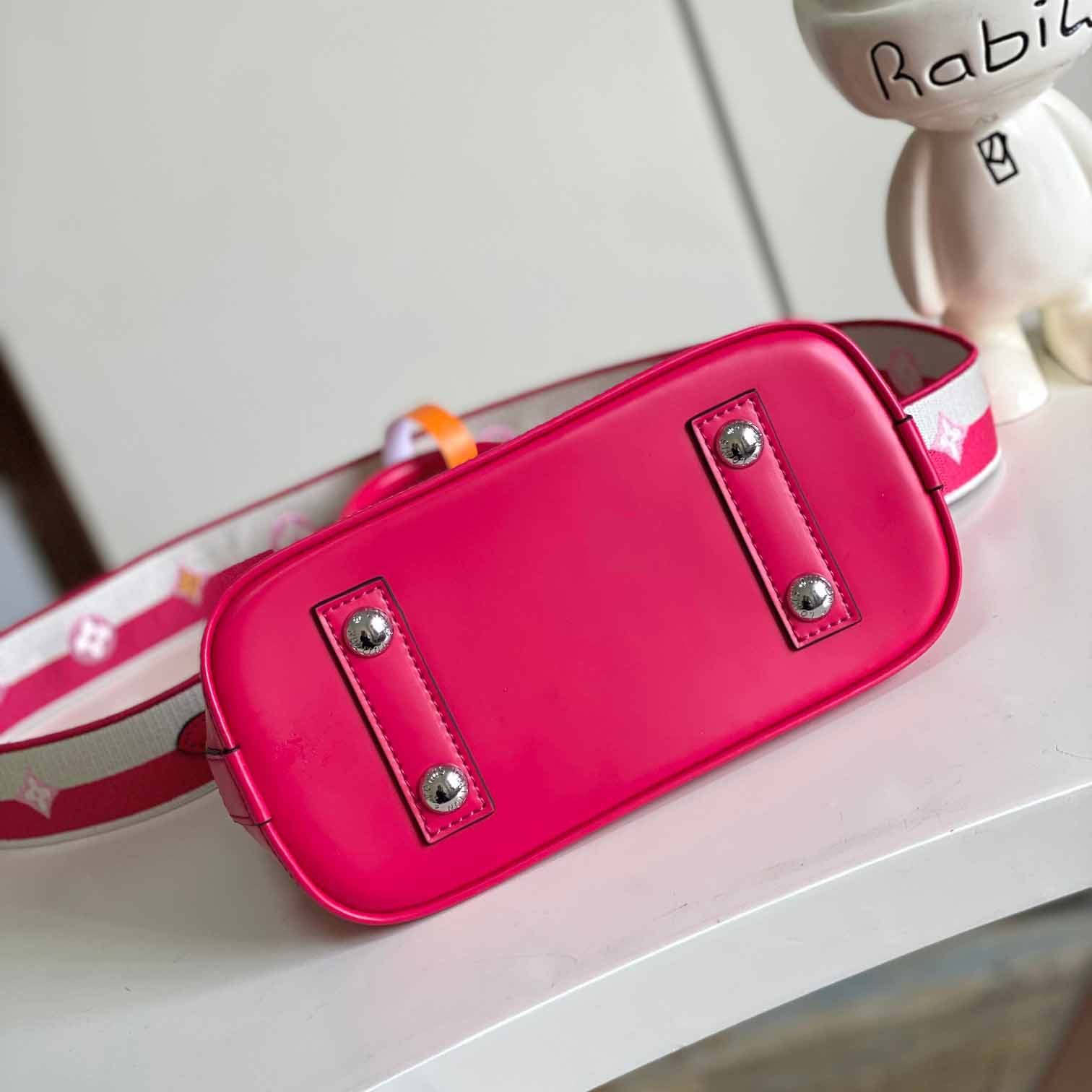 Louis Vuitton Alma BB   M57341 - DopestKickz