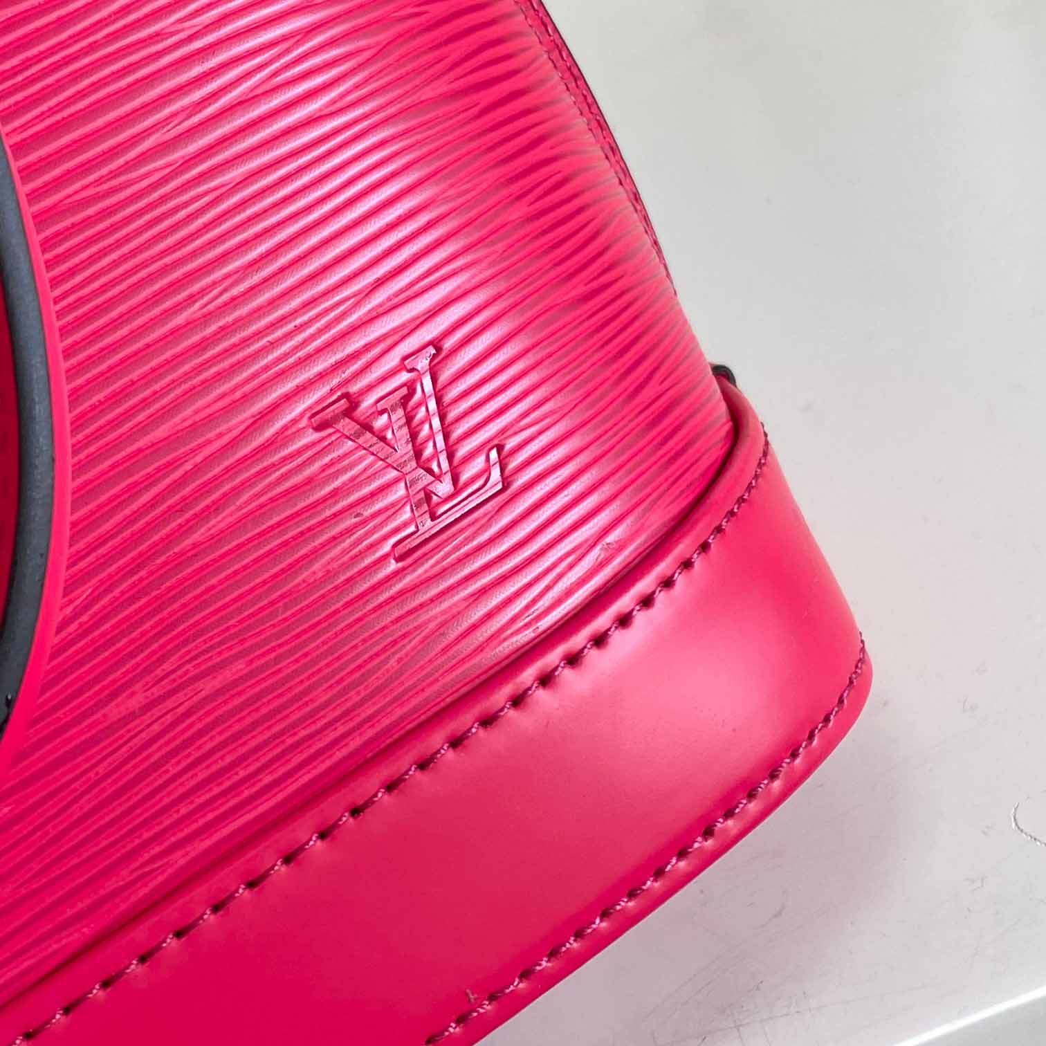 Louis Vuitton Alma BB   M57341 - DopestKickz