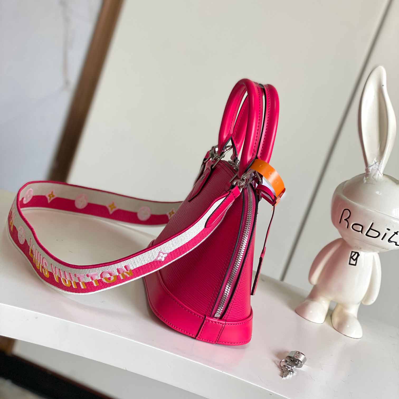 Louis Vuitton Alma BB   M57341 - DopestKickz