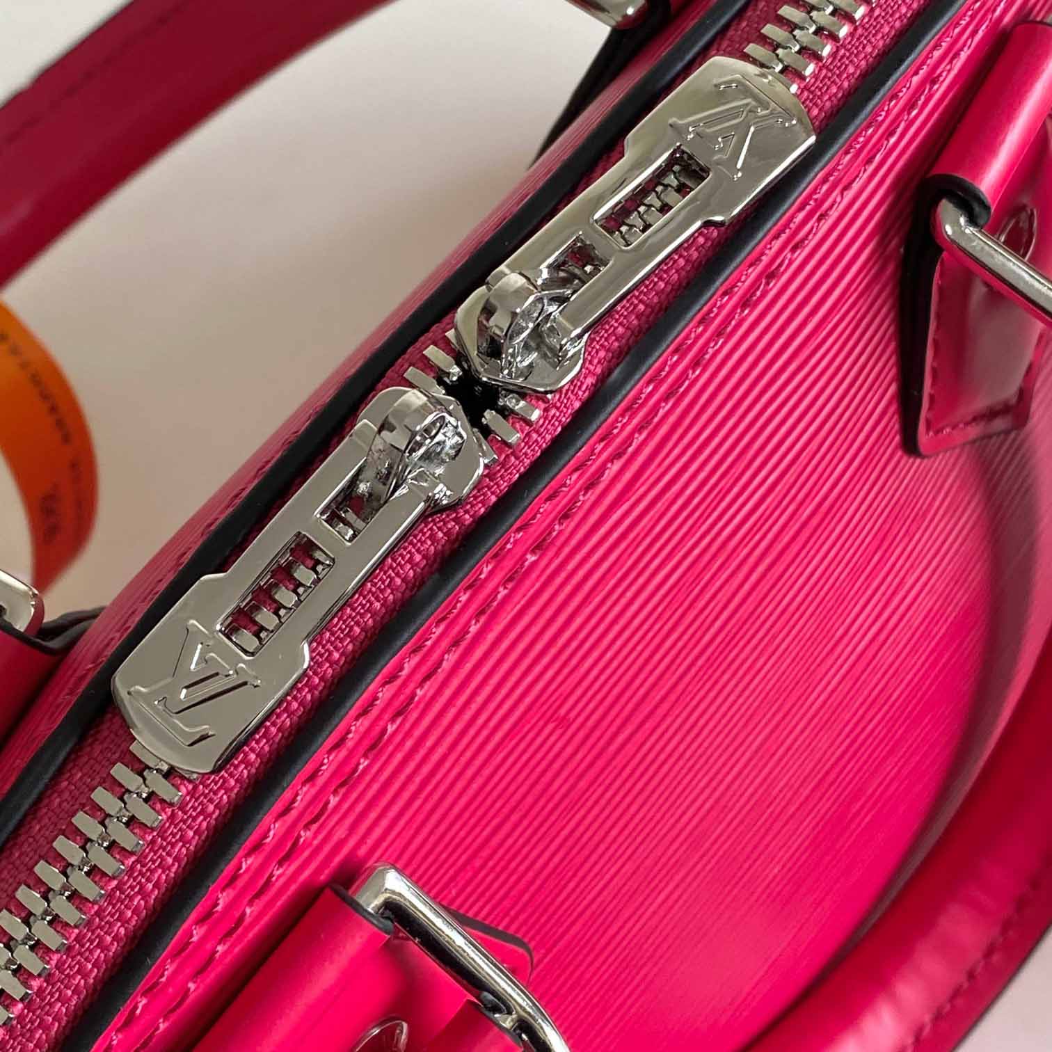 Louis Vuitton Alma BB   M57341 - DopestKickz