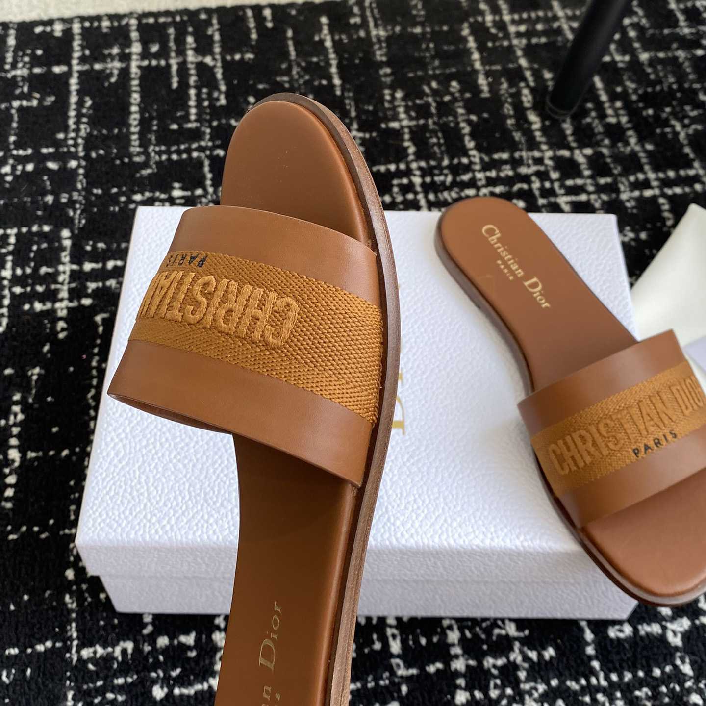 Dior Dway Slide  - DopestKickz