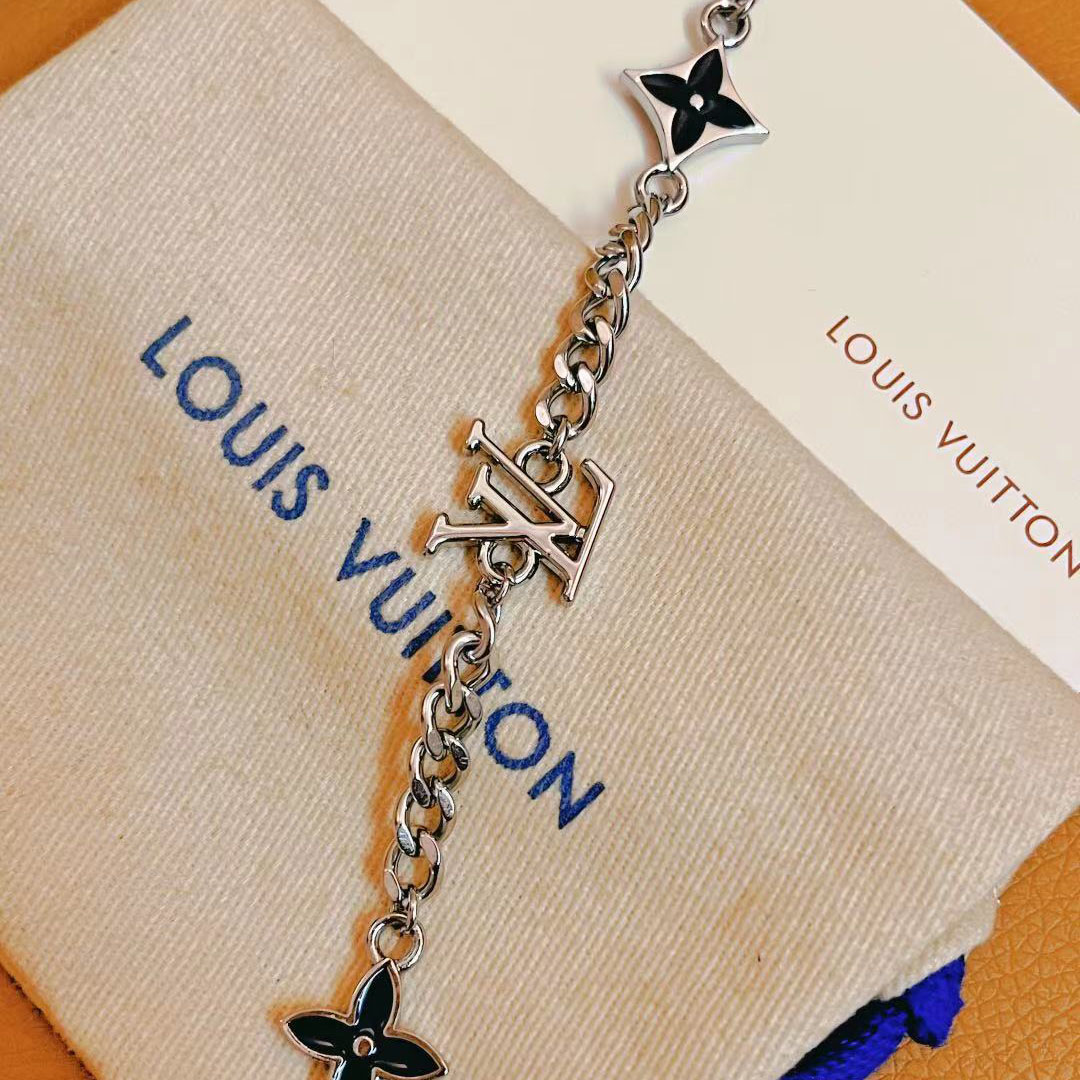 Louis Vuitton LV Spike Bracelet    M1520 - DopestKickz