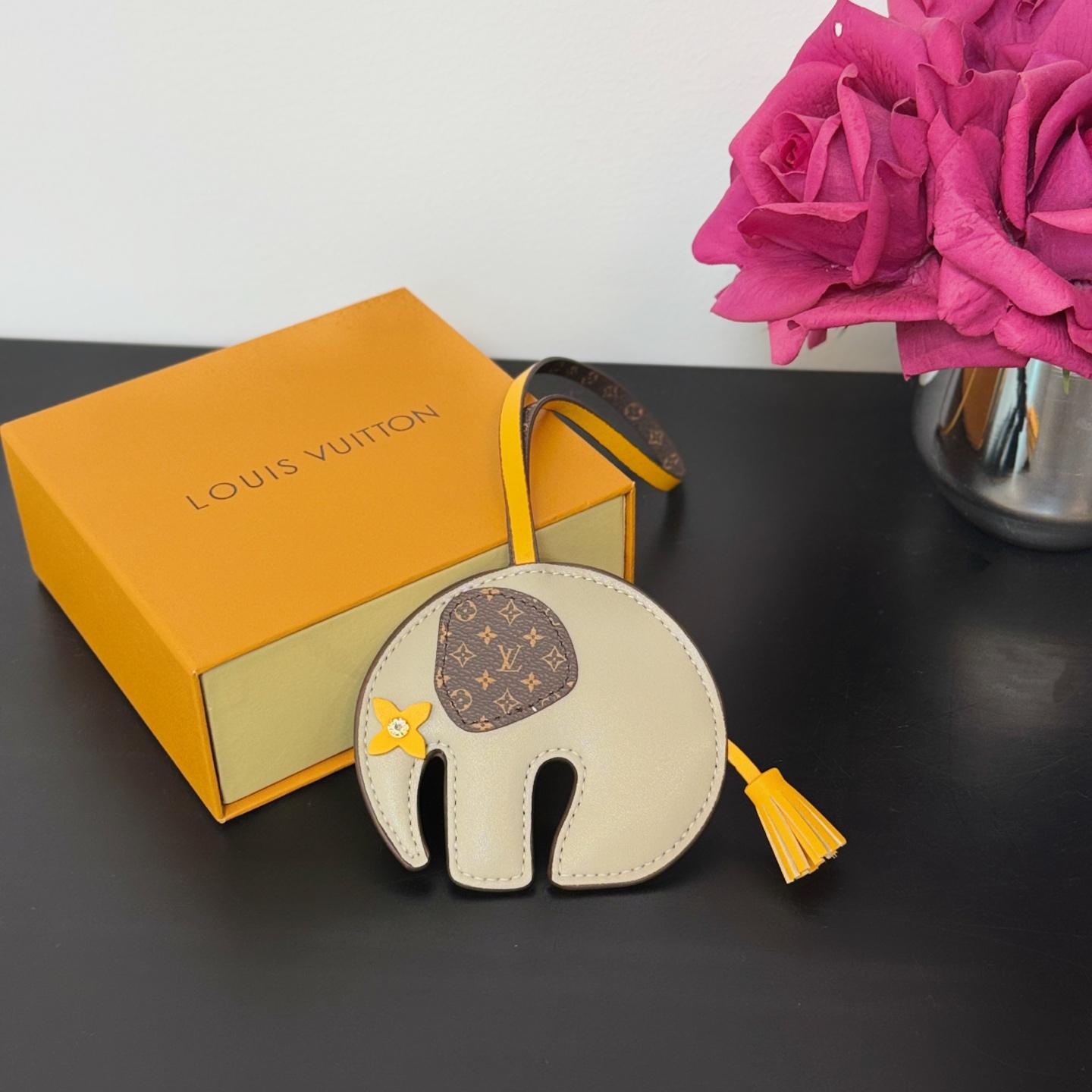 Louis Vuitton LV Elephant Bag Charm   M02384 - DopestKickz