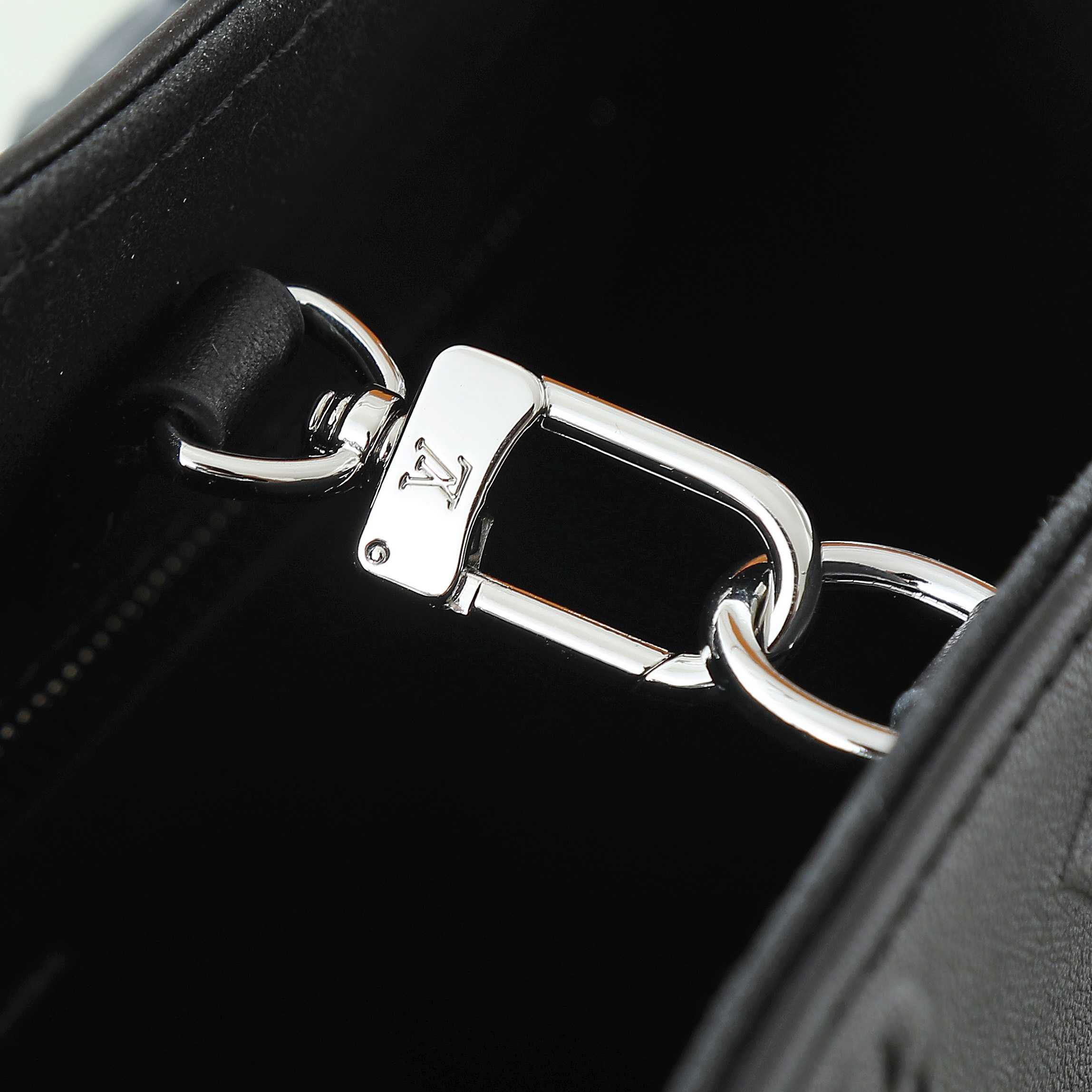 Louis Vuitton OnTheGo PM   M14576 - DopestKickz