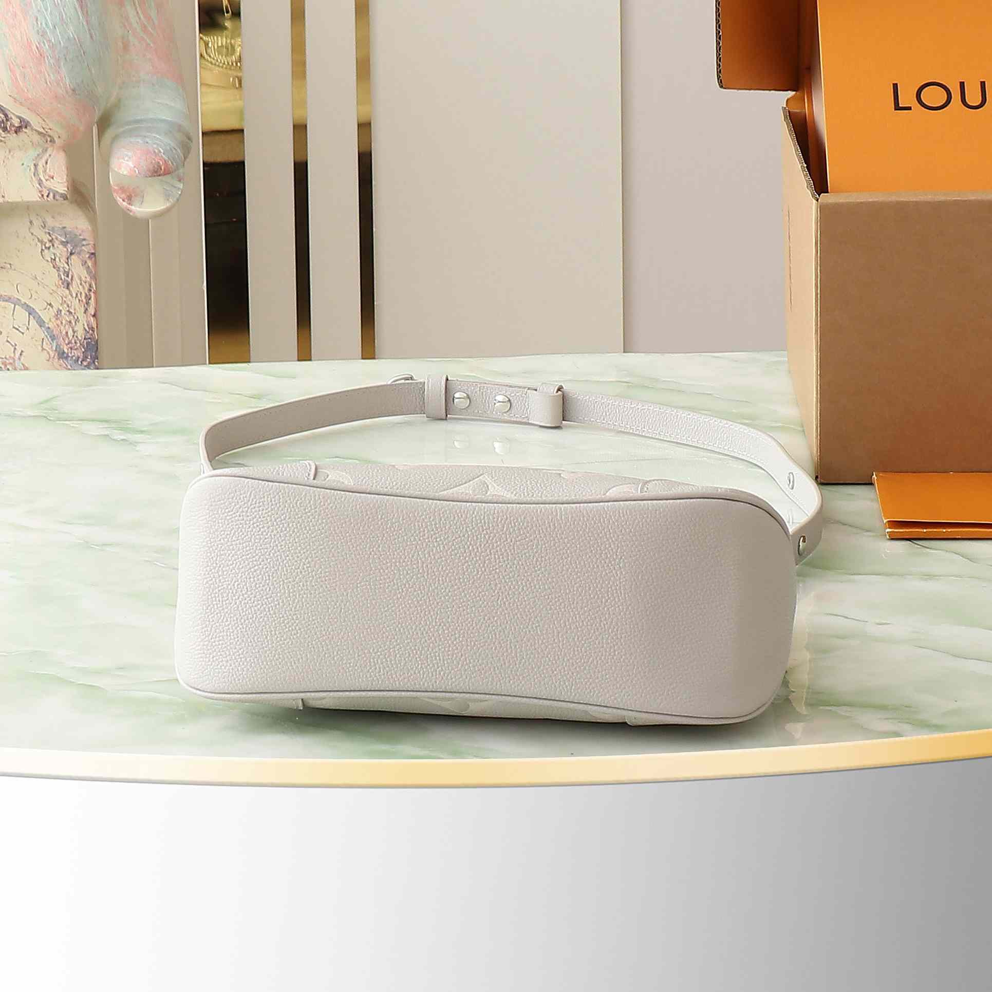 Louis Vuitton Boulogne   M14211 - DopestKickz