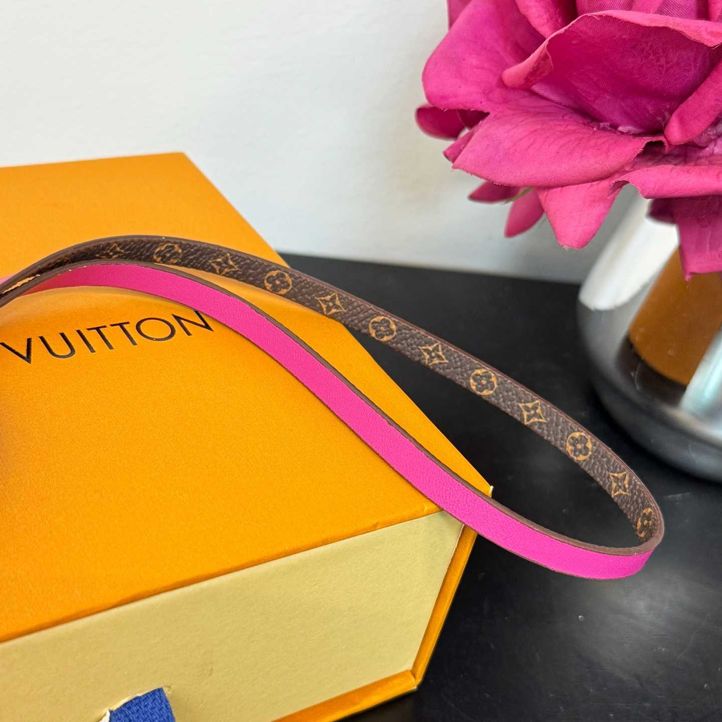 Louis Vuitton LV Elephant Bag Charm   M02383 - DopestKickz