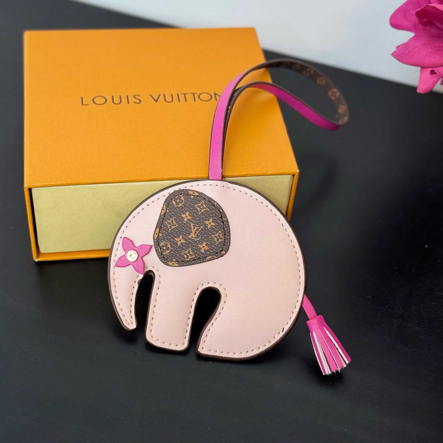 Louis Vuitton LV Elephant Bag Charm   M02383 - DopestKickz