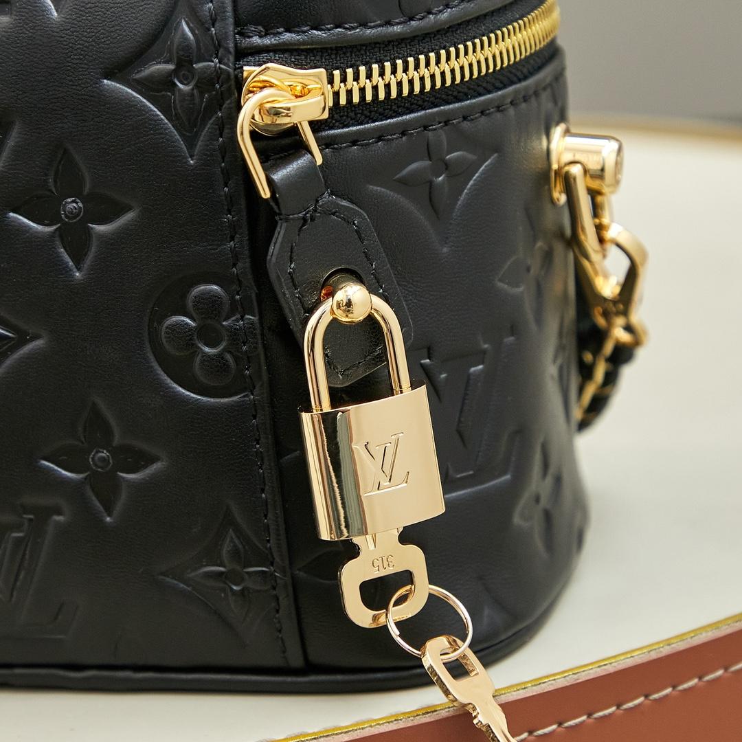 Louis Vuitton Vanity PM   M25123 - DopestKickz