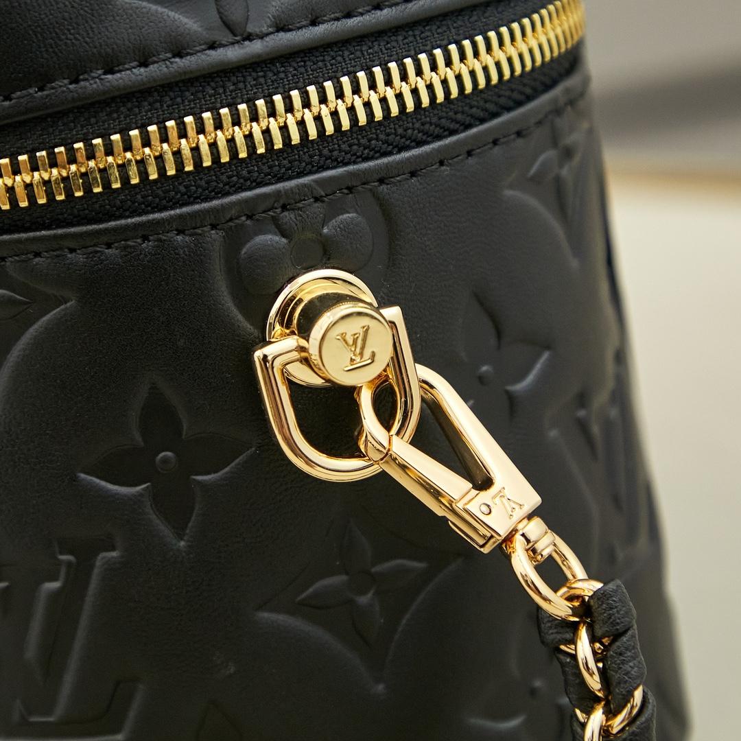 Louis Vuitton Vanity PM   M25123 - DopestKickz