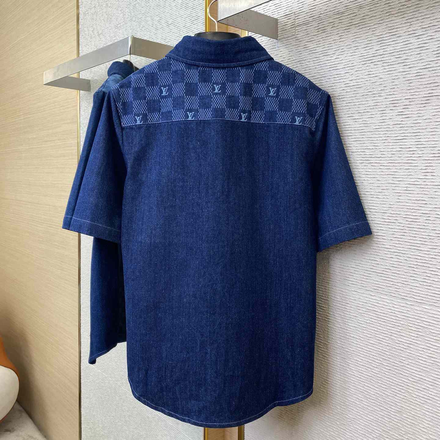 Louis Vuitton Printed Short-Sleeved Denim Shirt   1AFVQL - DopestKickz