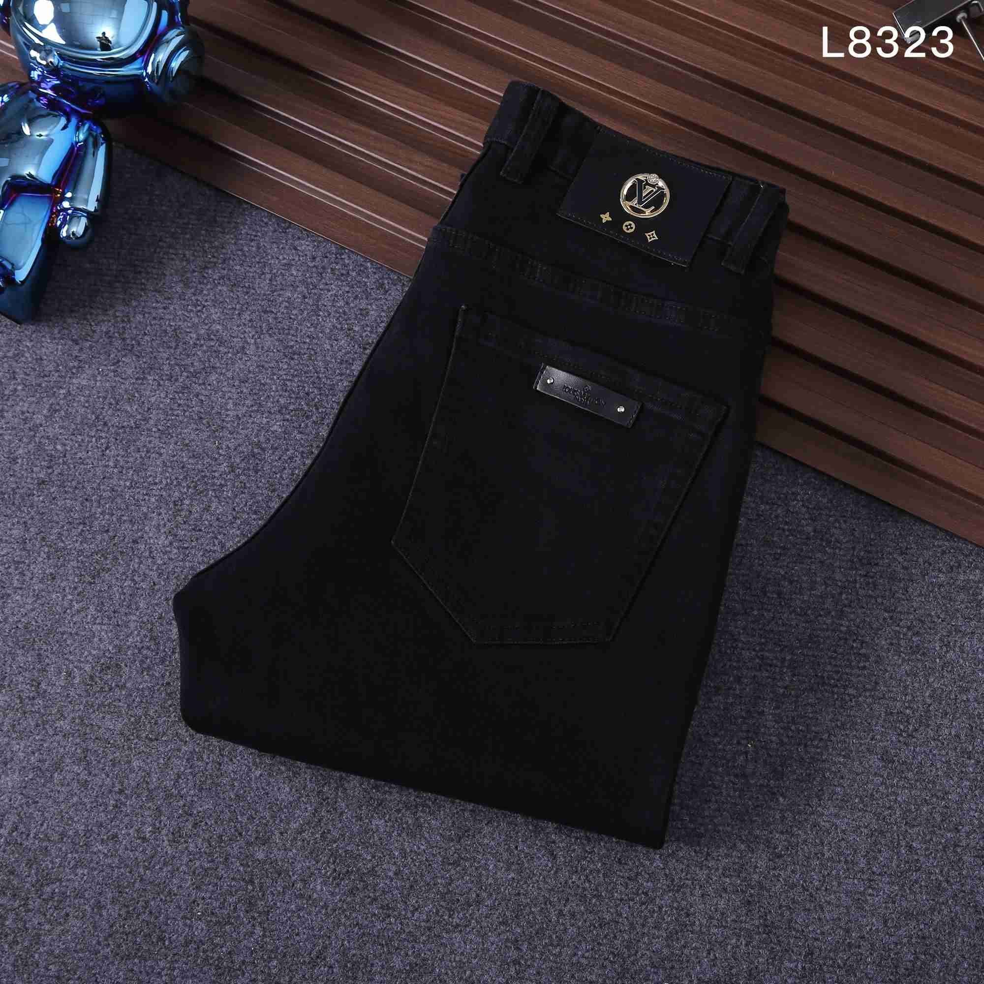 Louis Vuitton Jeans - DopestKickz