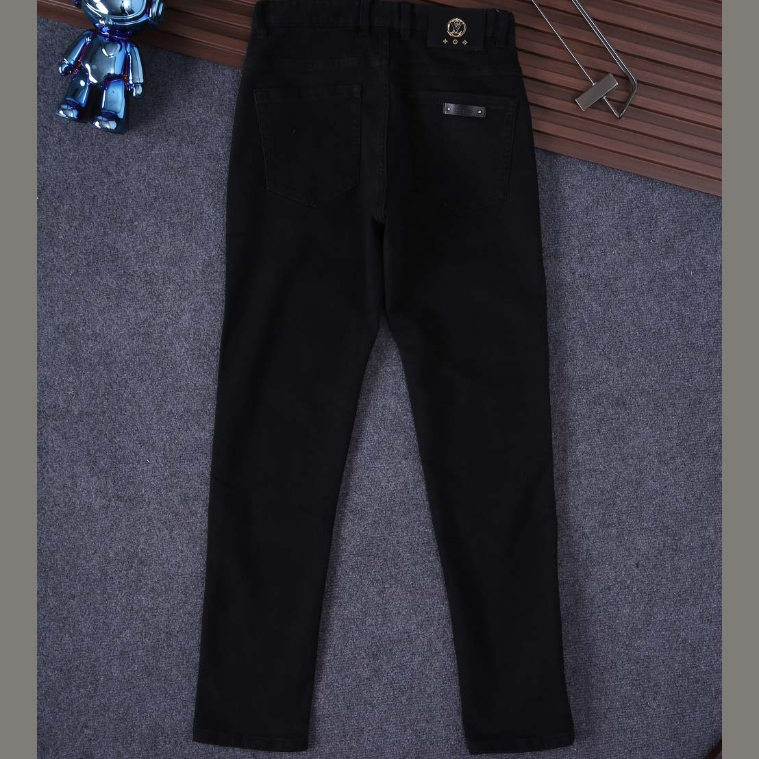 Louis Vuitton Jeans - DopestKickz