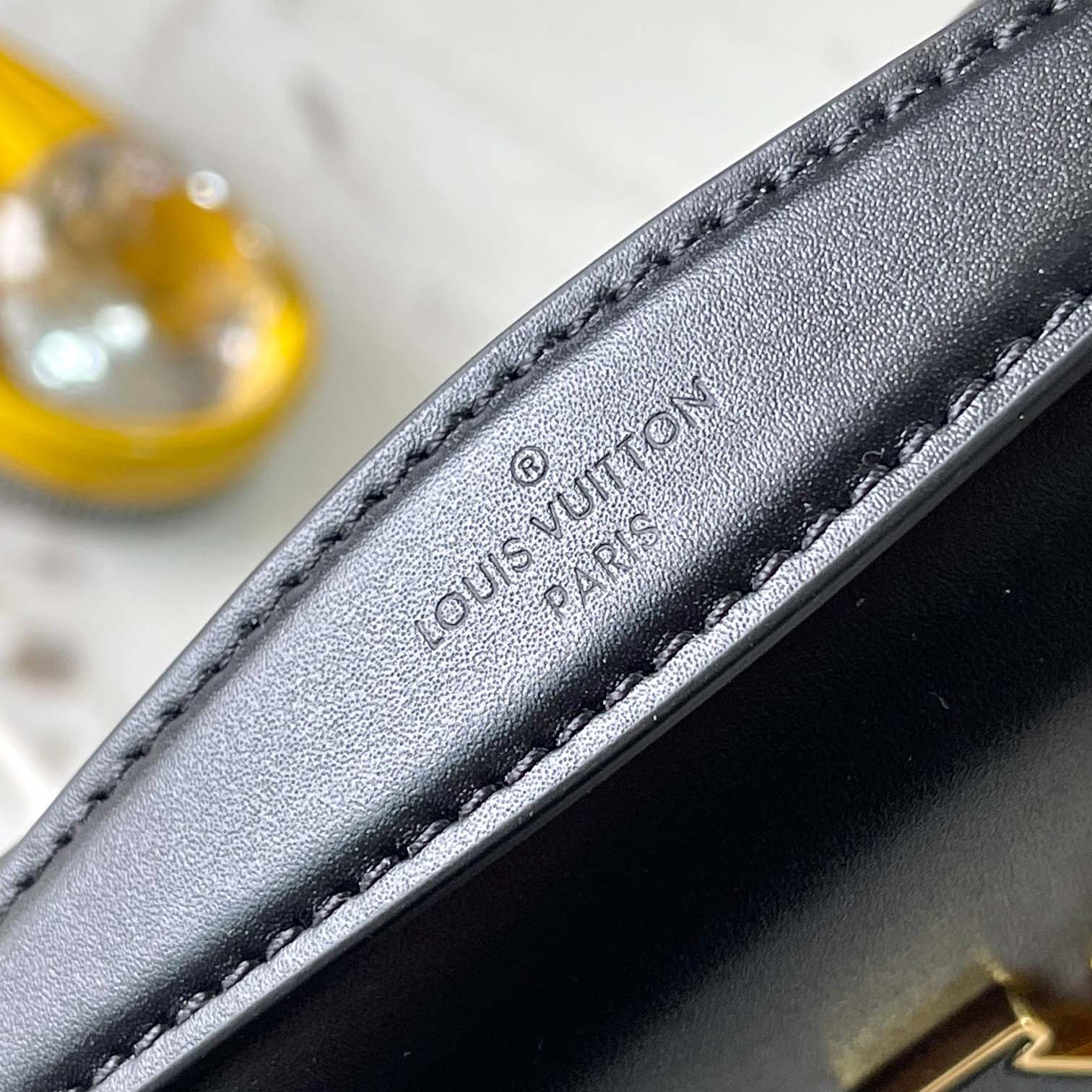 Louis Vuitton Wallet On Chain Capucines   M12143 - DopestKickz