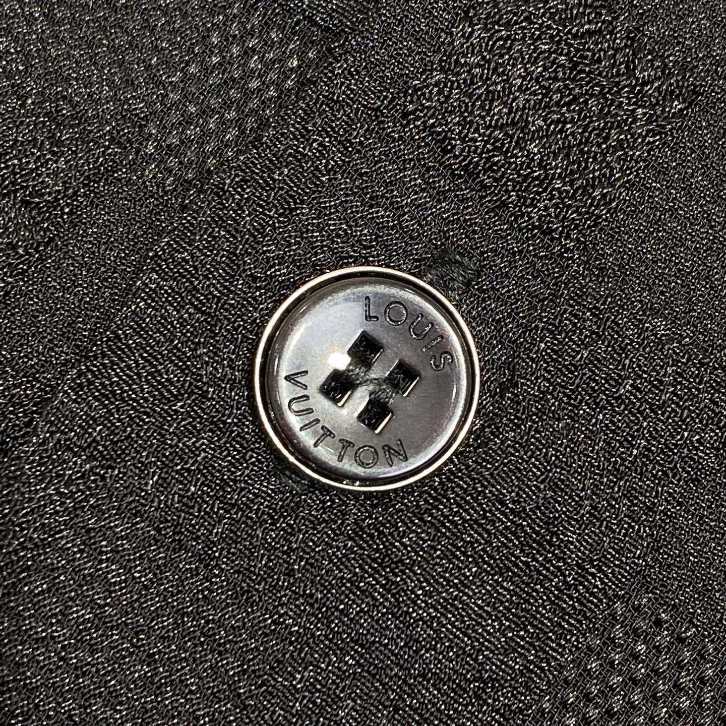 Louis Vuitton Graphic Jacquard Short-Sleeved Shirt  1AHCH7 - DopestKickz