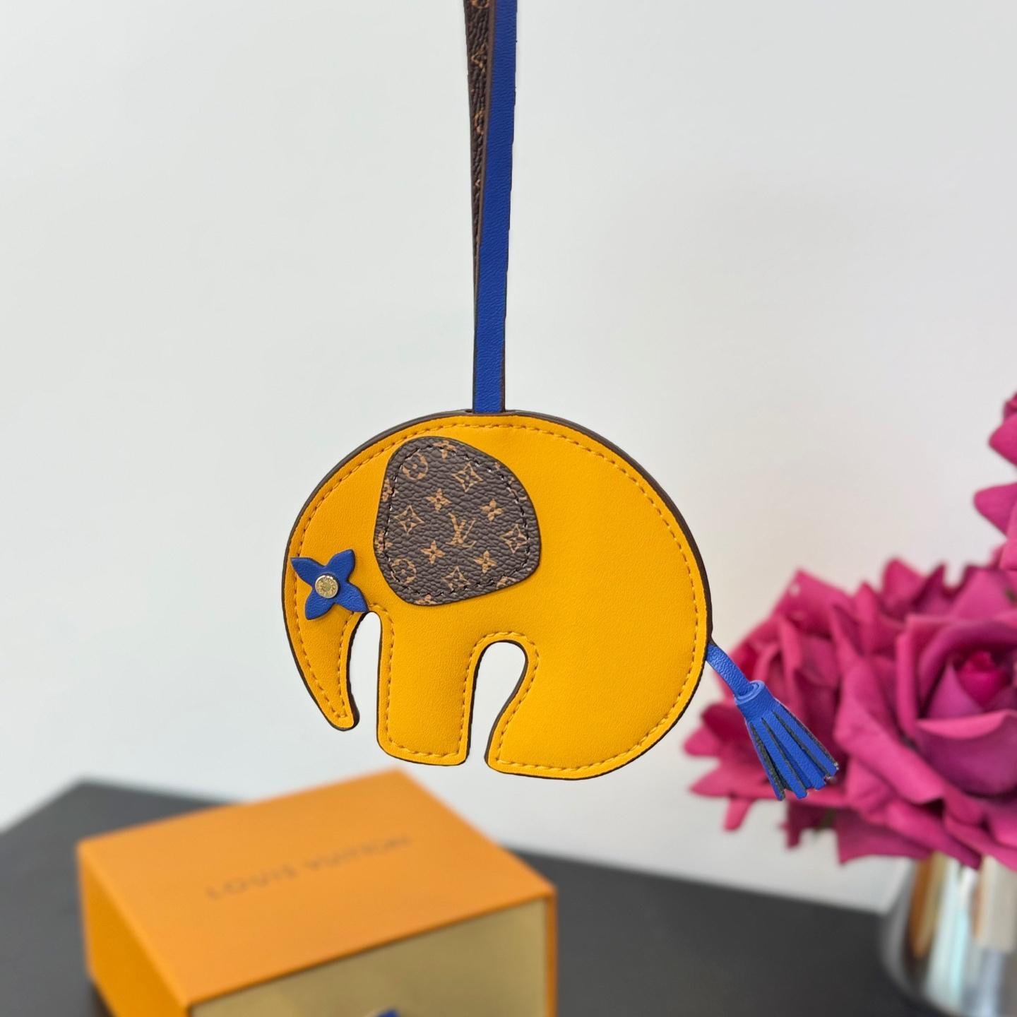 Louis Vuitton LV Elephant Bag Charm   M02325 - DopestKickz