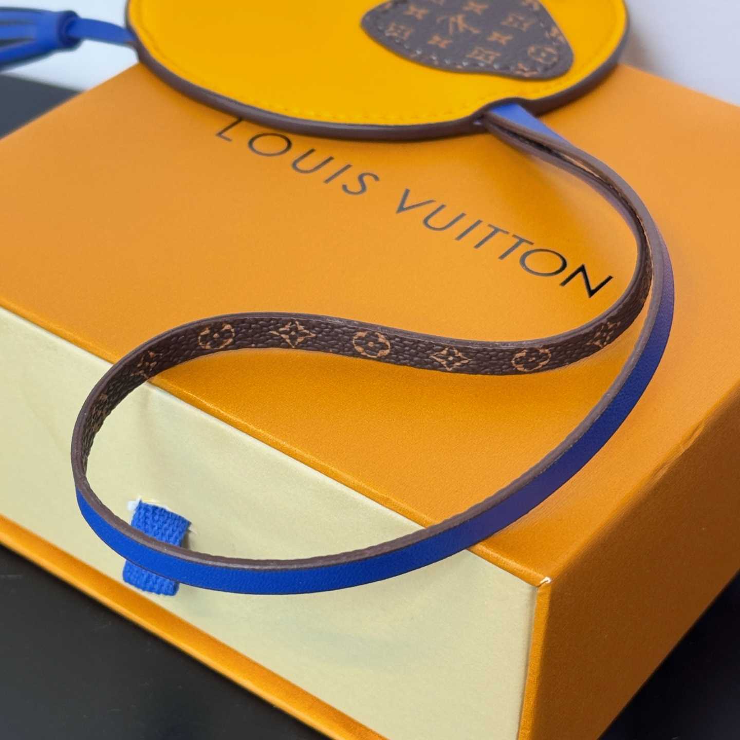 Louis Vuitton LV Elephant Bag Charm   M02325 - DopestKickz