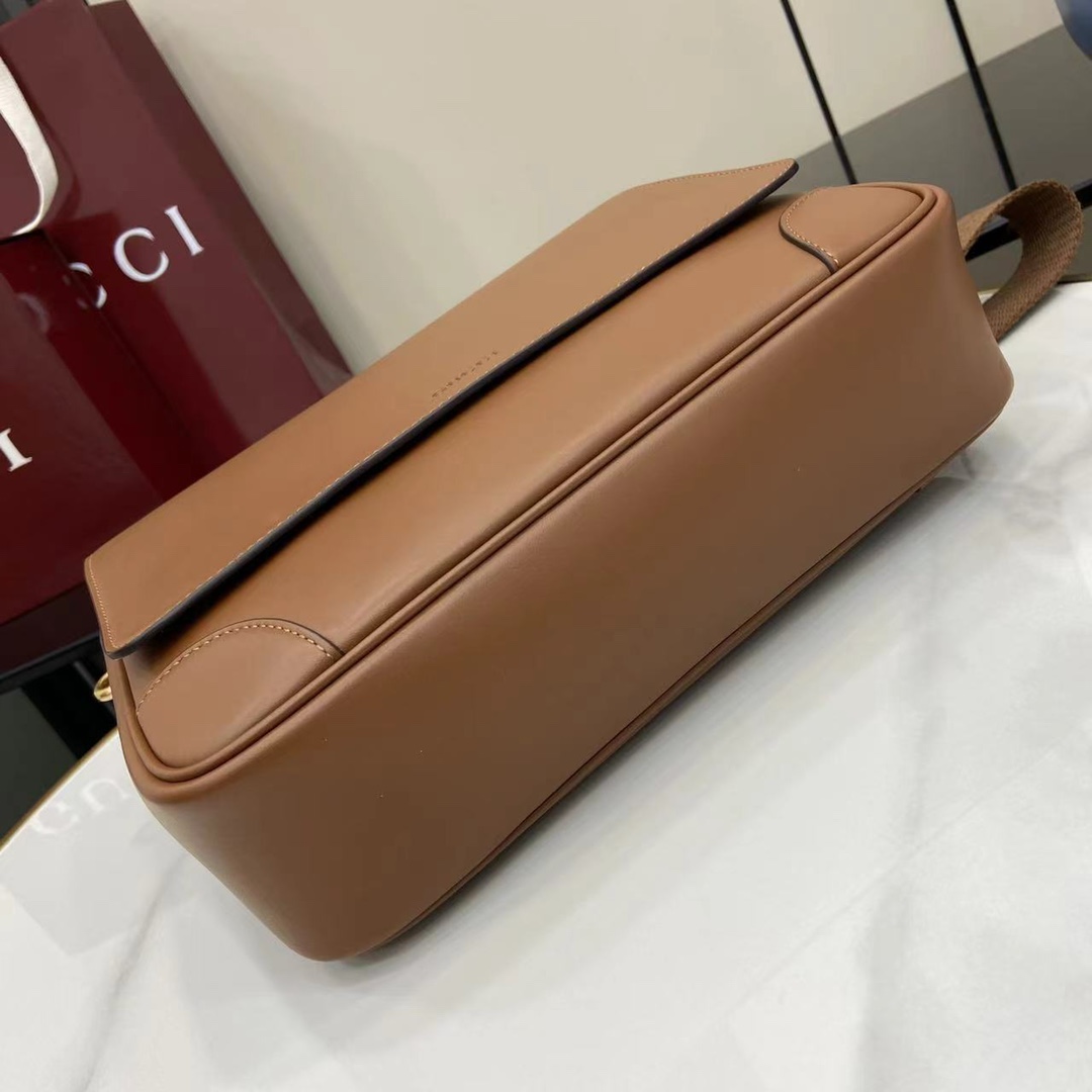 Gucci GG Emblem Medium Crossbody Bag - DopestKickz