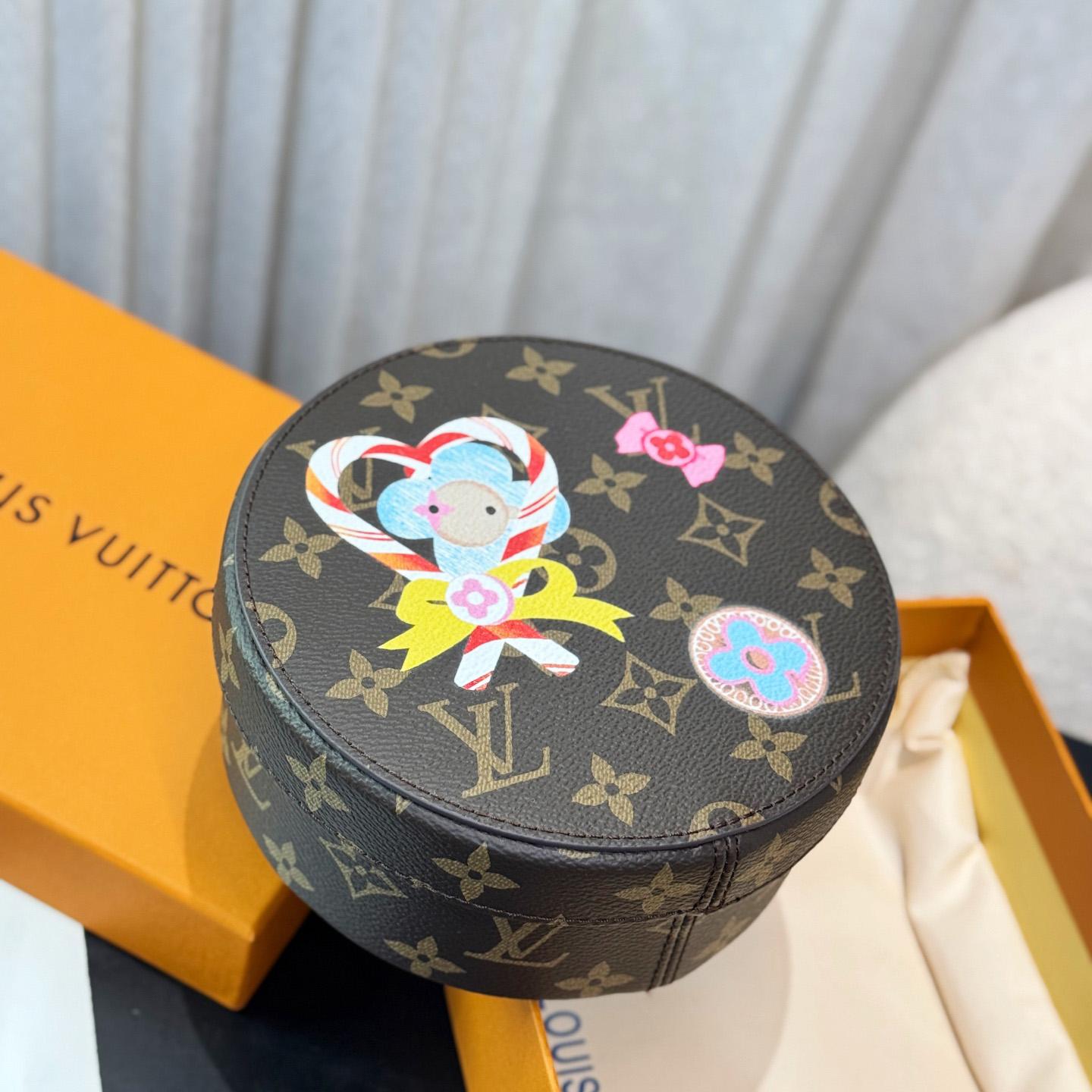 Louis Vuitton Vivienne Candy Box   GI1169 - DopestKickz
