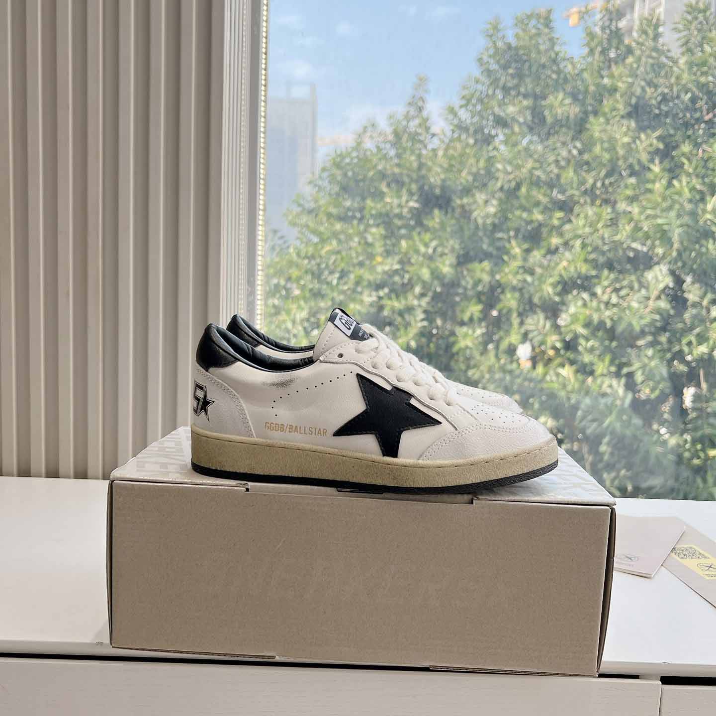 Golden Goose Sneakers - DopestKickz
