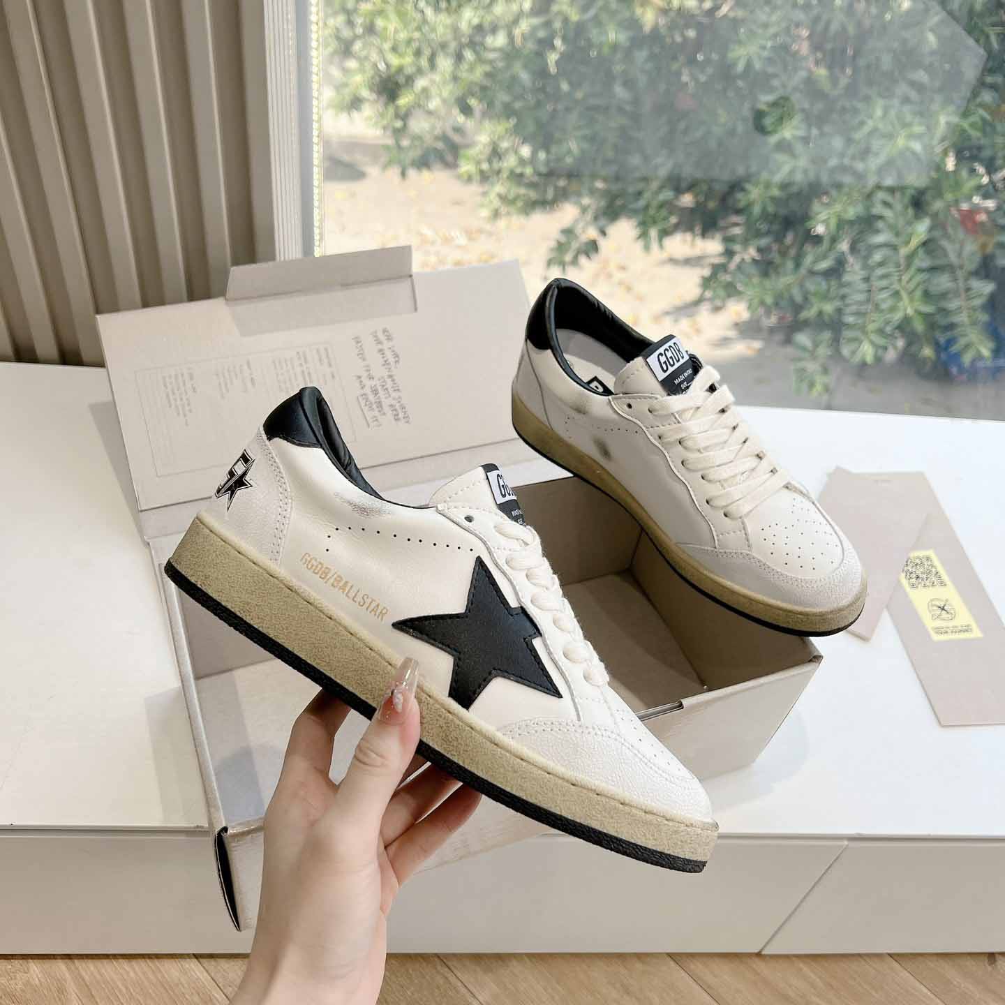 Golden Goose Sneakers - DopestKickz