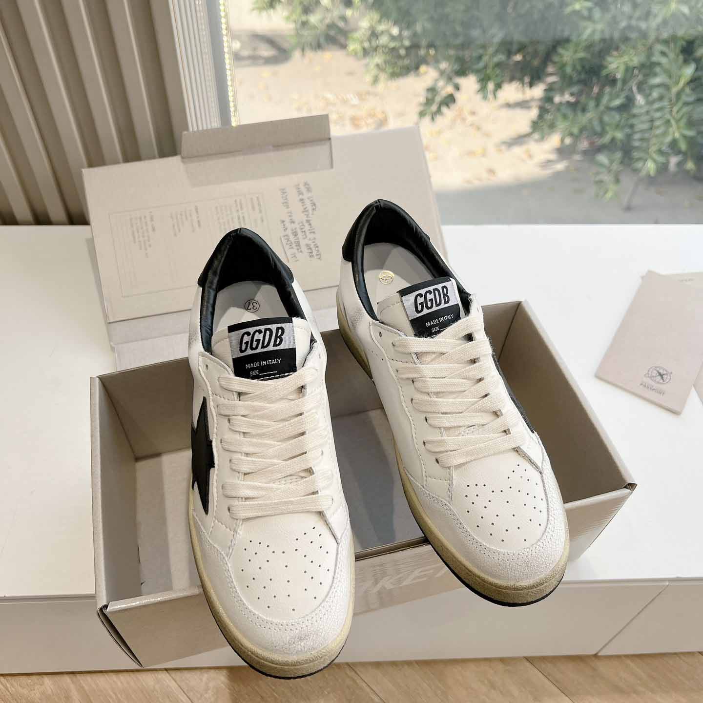 Golden Goose Sneakers - DopestKickz